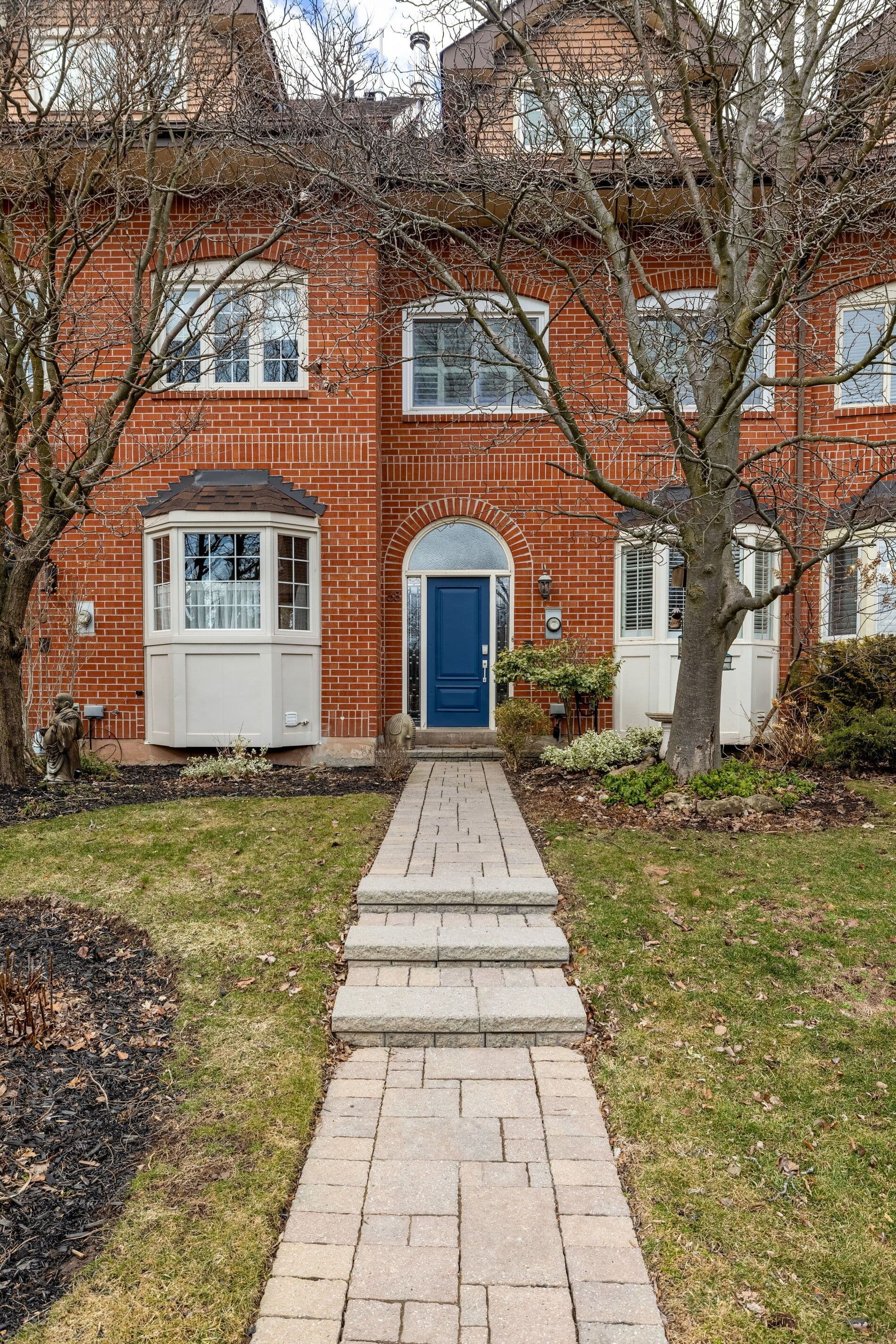 68 Tradewind Drive, Oakville, ON L6L 6K8