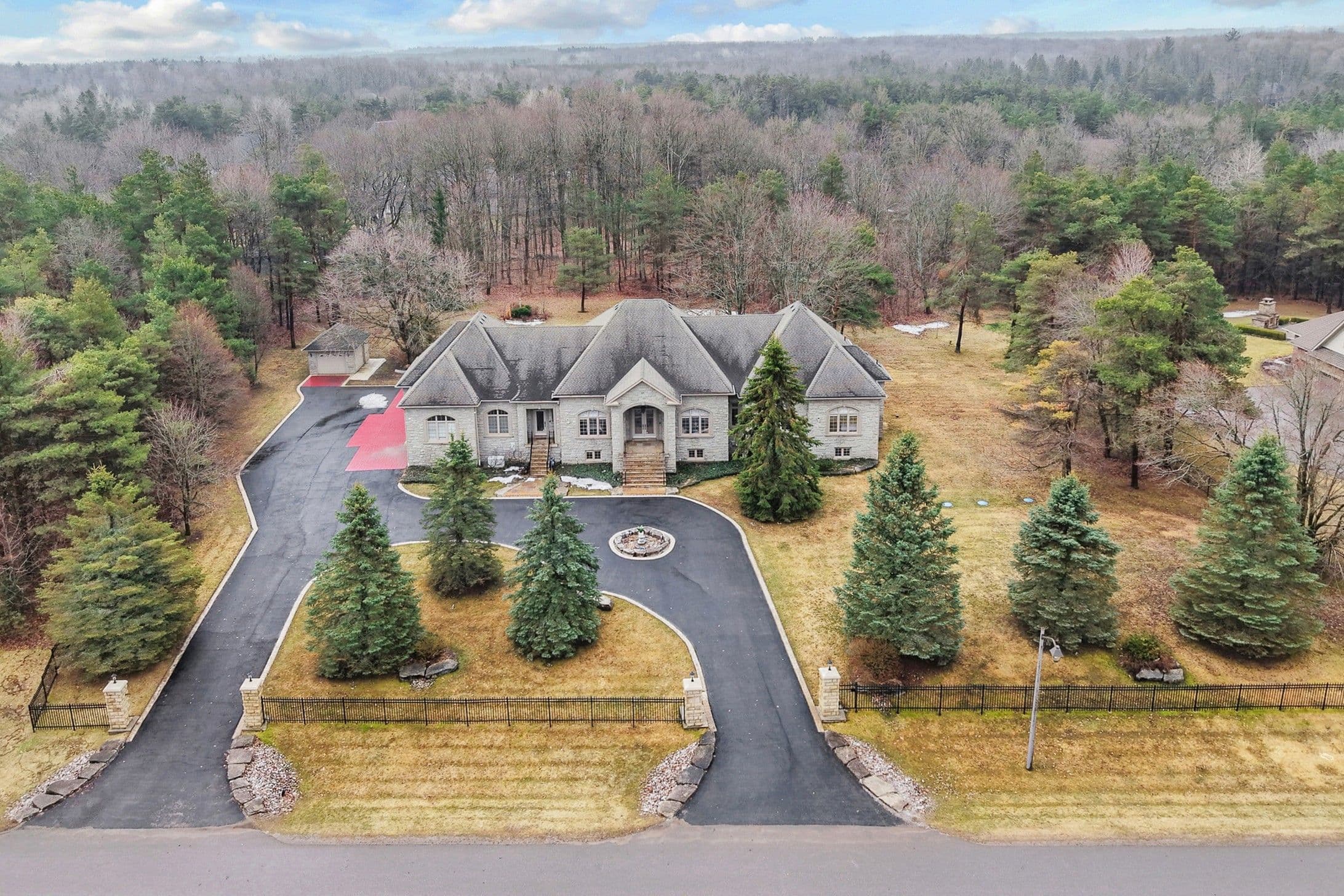 11 Cranborne Chase, Whitchurch-Stouffville, ON L4A 0C6