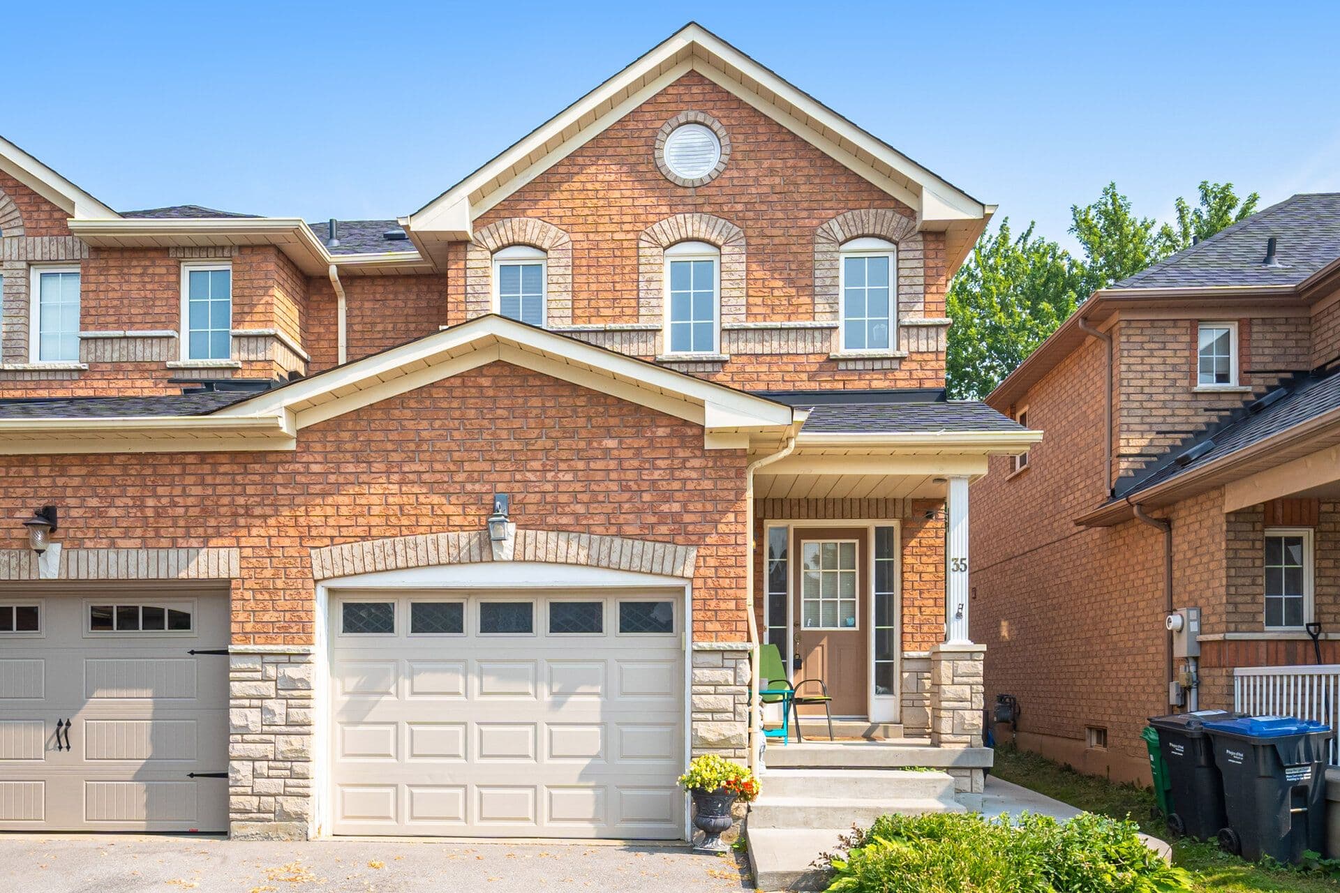 35 Prince Crescent, Brampton, ON L7A 2C8
