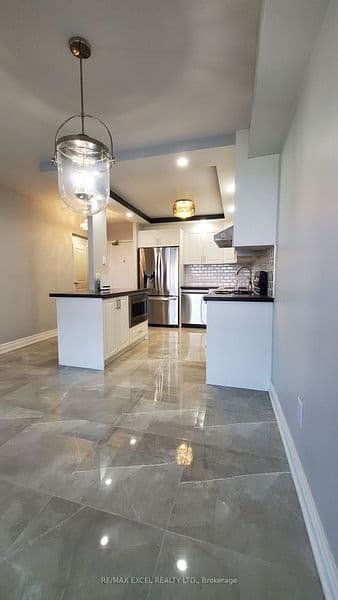 4101 Sheppard Avenue E 1904, Toronto E07, ON M1S 3H3