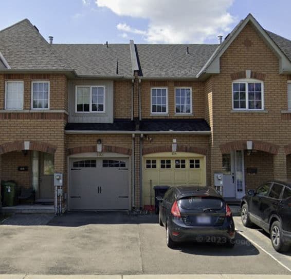104 Sunfield Road Main, Toronto W05, ON M3M 2V3
