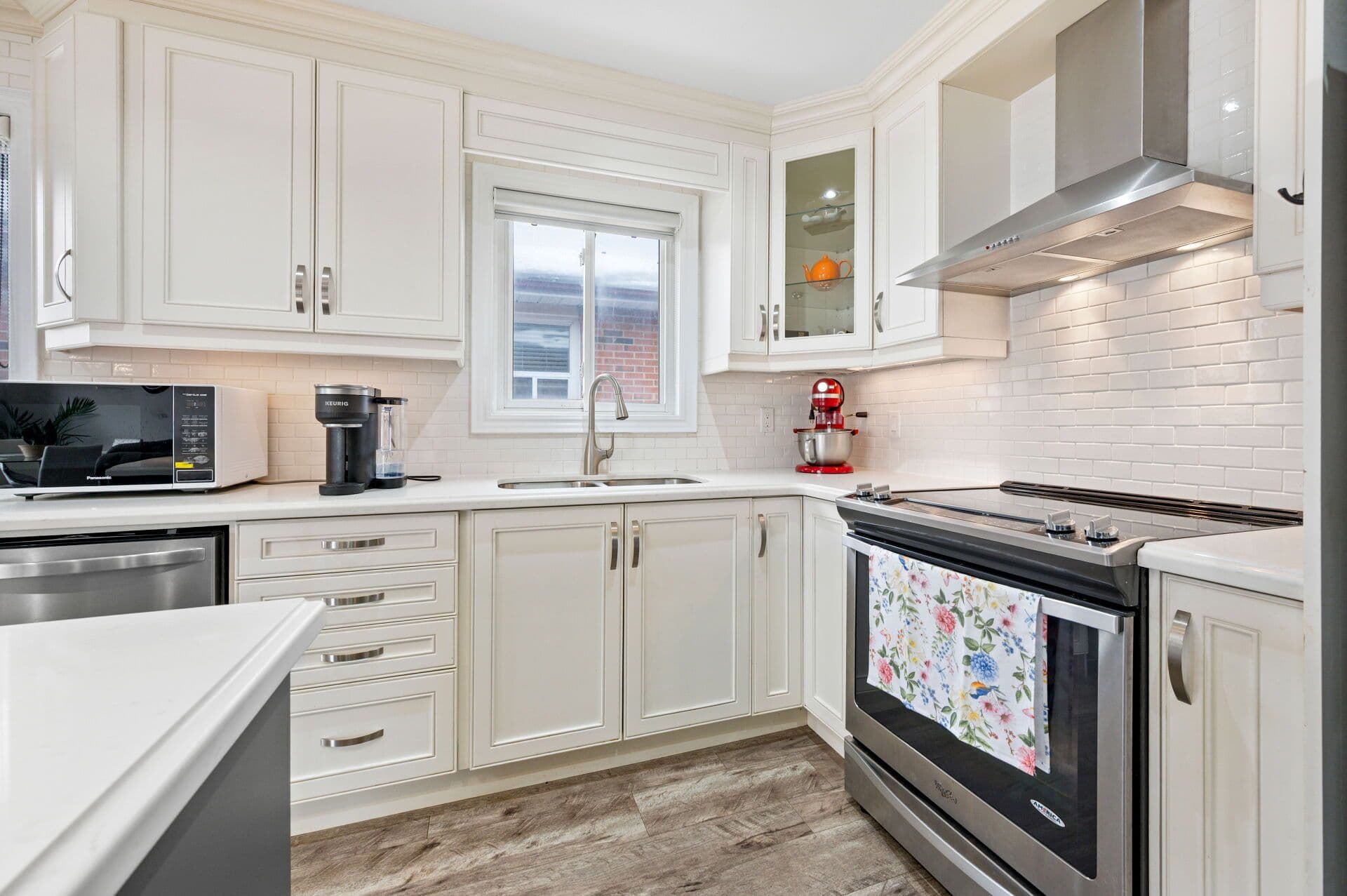 3 Agincourt Road, Vaughan, ON L4L 2Z7