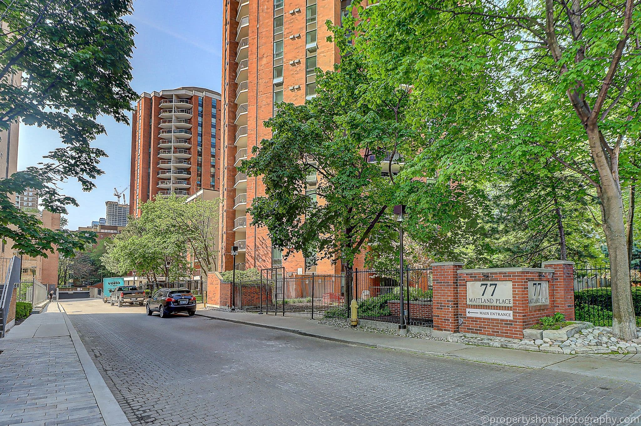 77 Maitland Place 1703, Toronto C08, ON M4Y 2V6