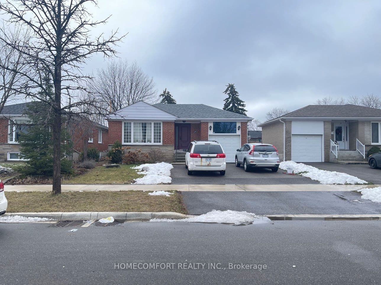 27 Dittmer Crescent N, Toronto W10, ON M9W 4P7