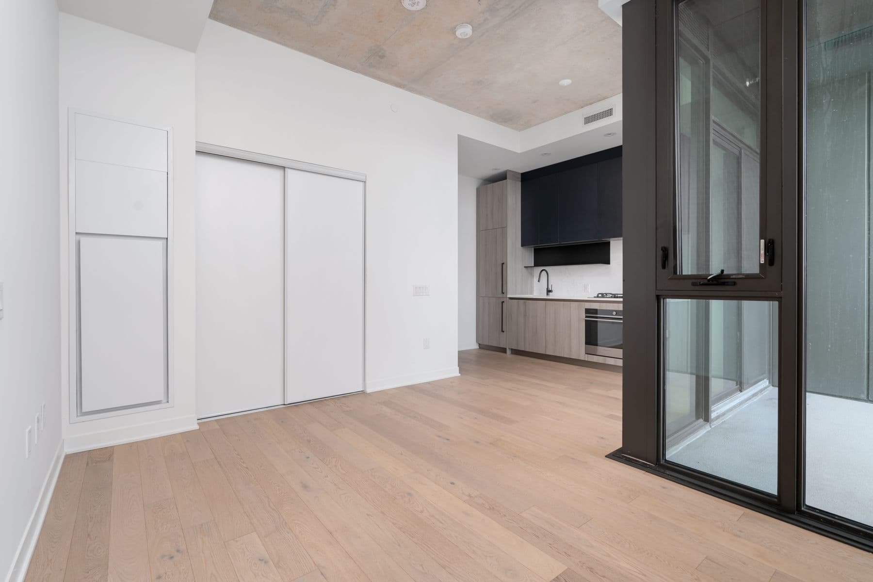 2625 Dundas Street W 803, Toronto W02, ON M6P 1X9