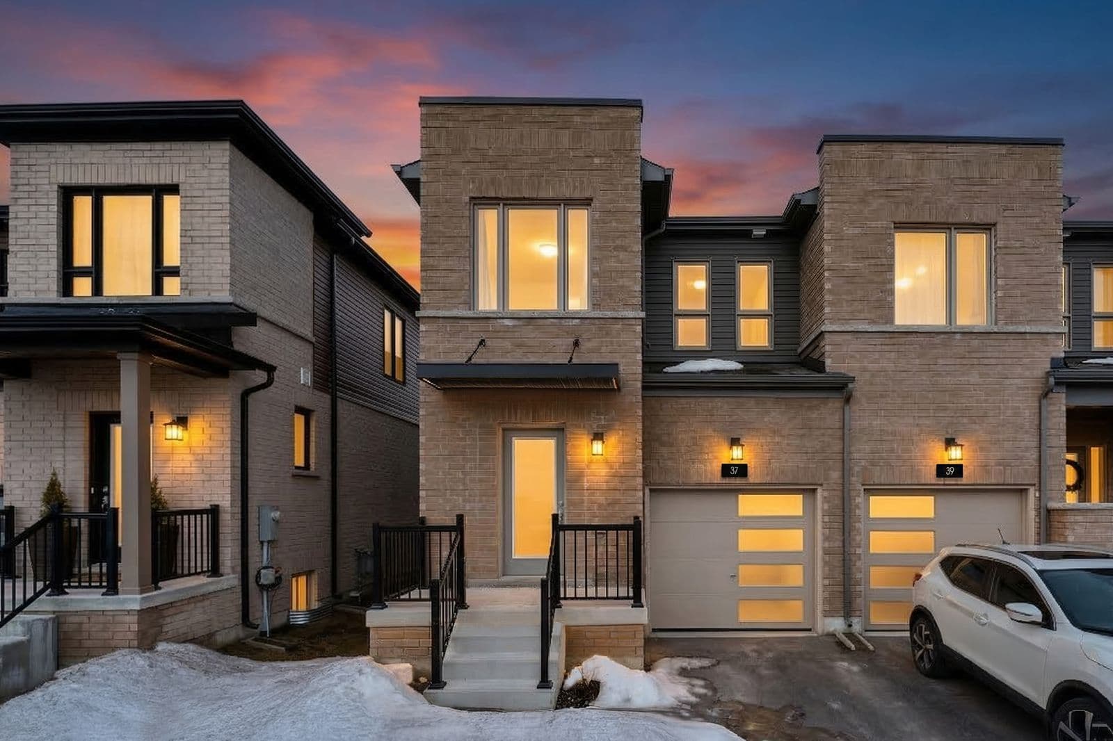 37 Turnberry Lane, Barrie, ON L9J 0M8