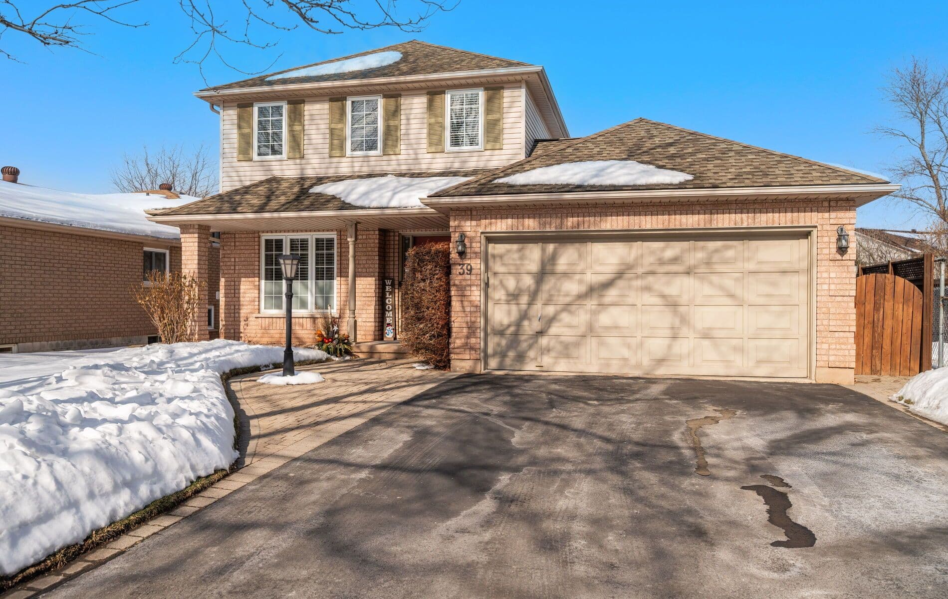 39 Colonial Crescent, Grimsby, ON L3M 5H3