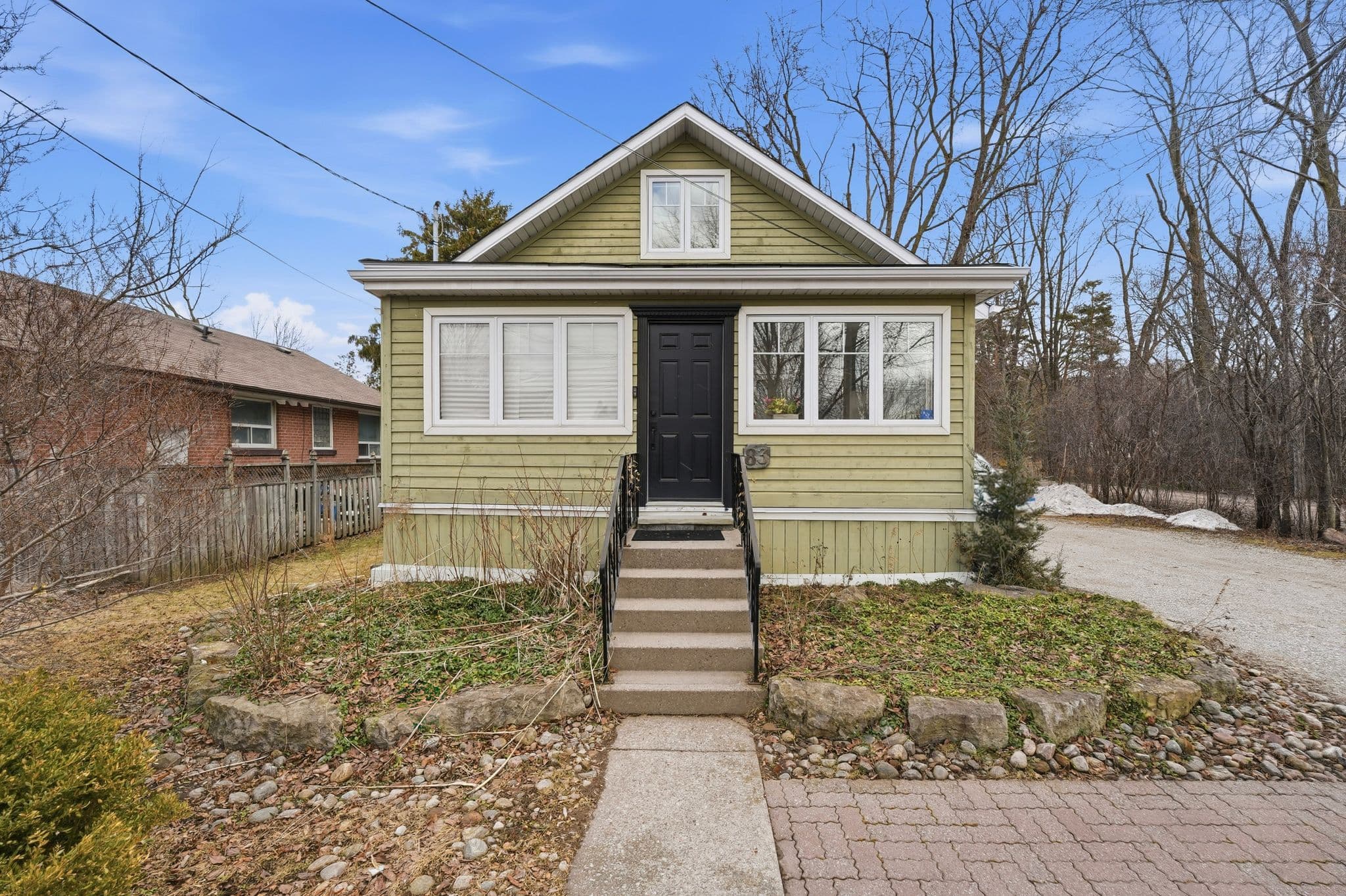 83 Industrial Parkway S, Aurora, ON L4G 3V5