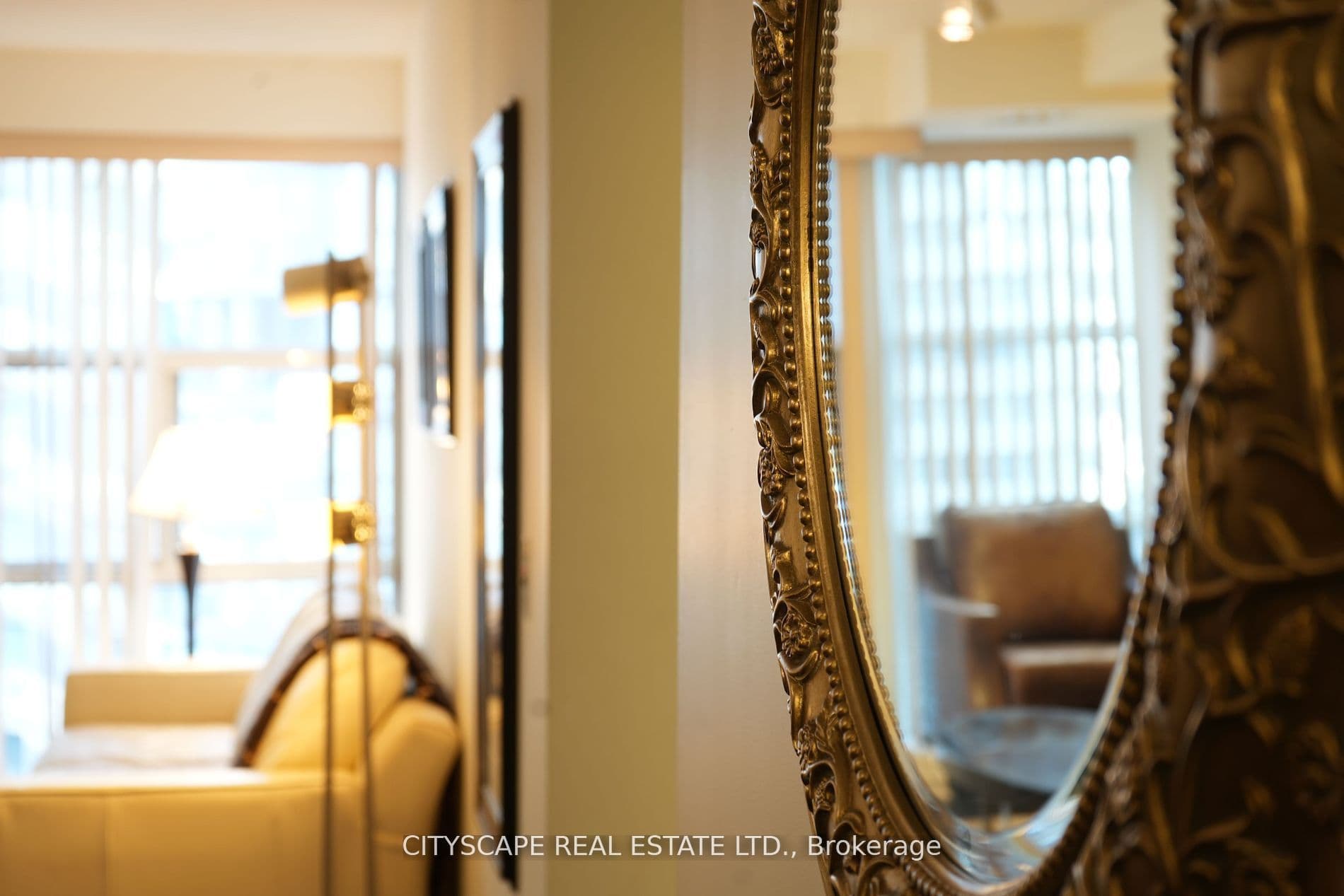 11 St Joseph Street 1801, Toronto C01, ON M4Y 3G4