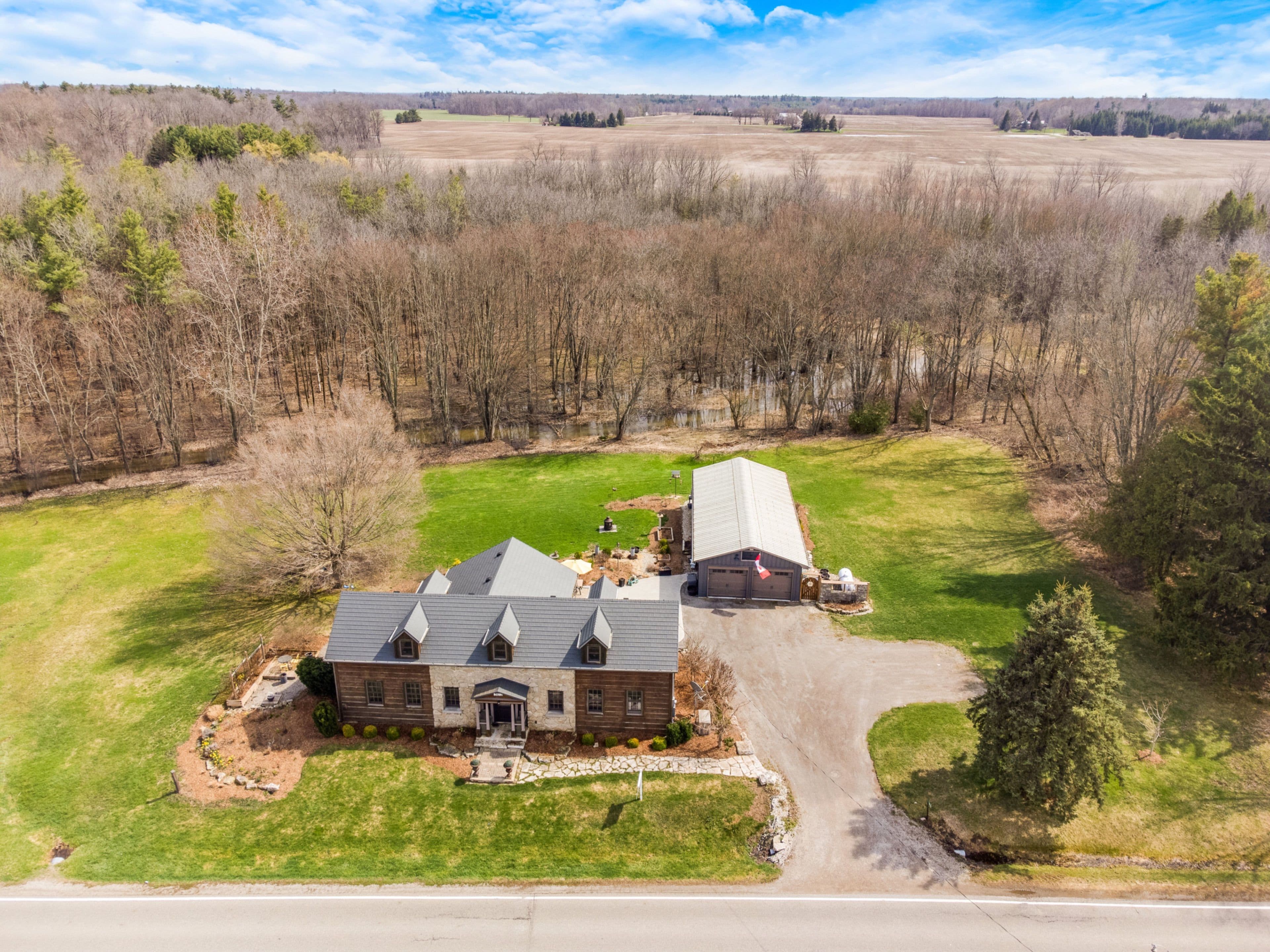 3612 INDIAN Trail, Hamilton, ON N3T 5M1