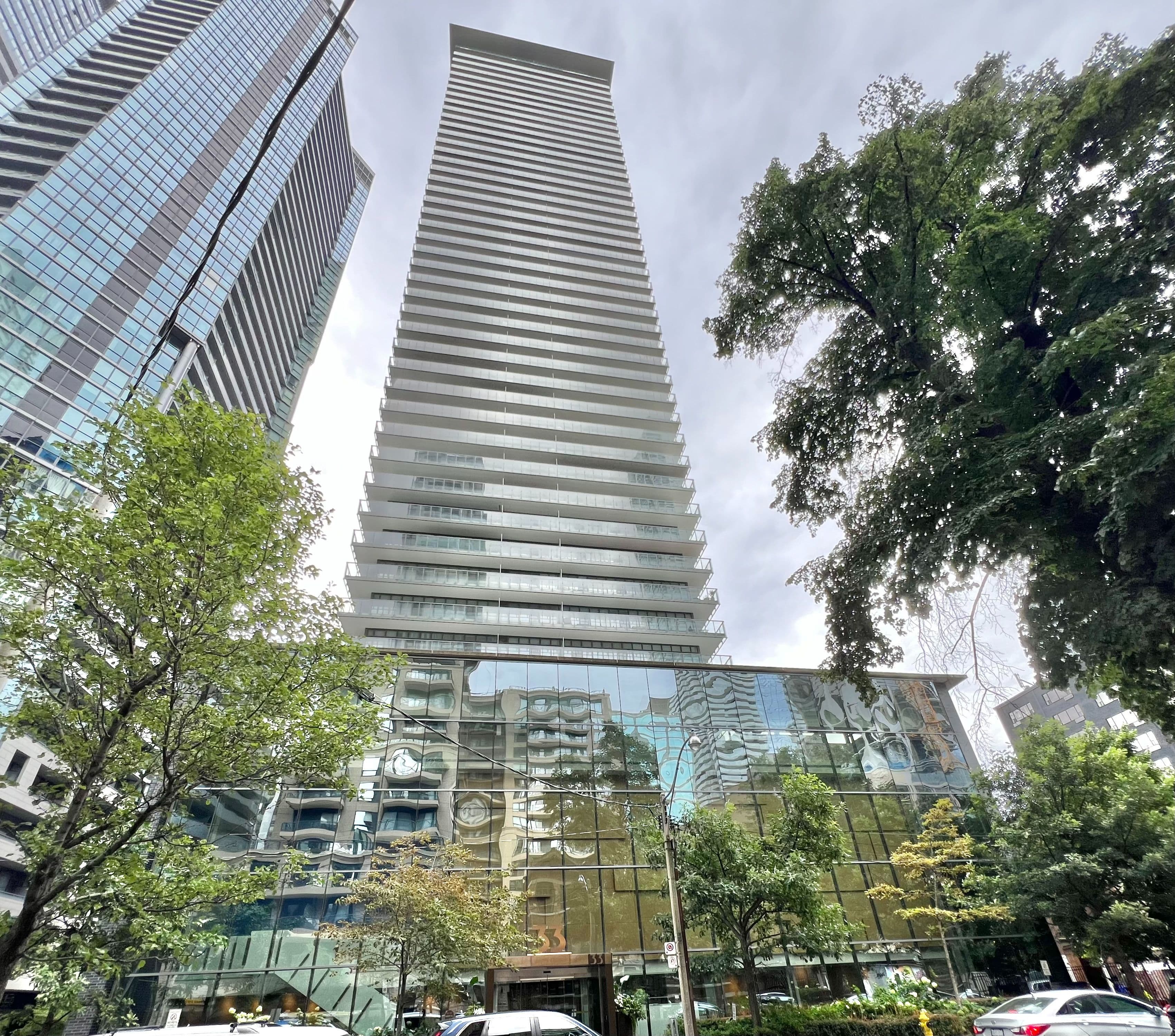 33 Charles Street E 1811, Toronto C08, ON M4Y 0A2