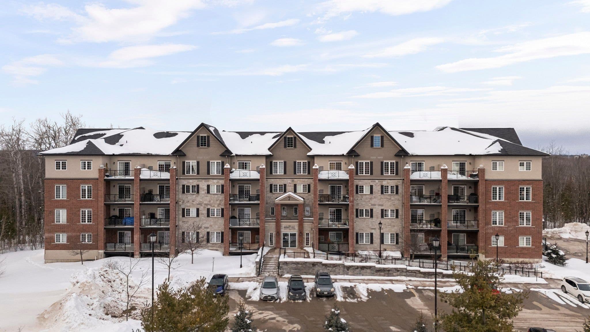 7 GREENWICH Street 407, Barrie, ON L4N 7Y8