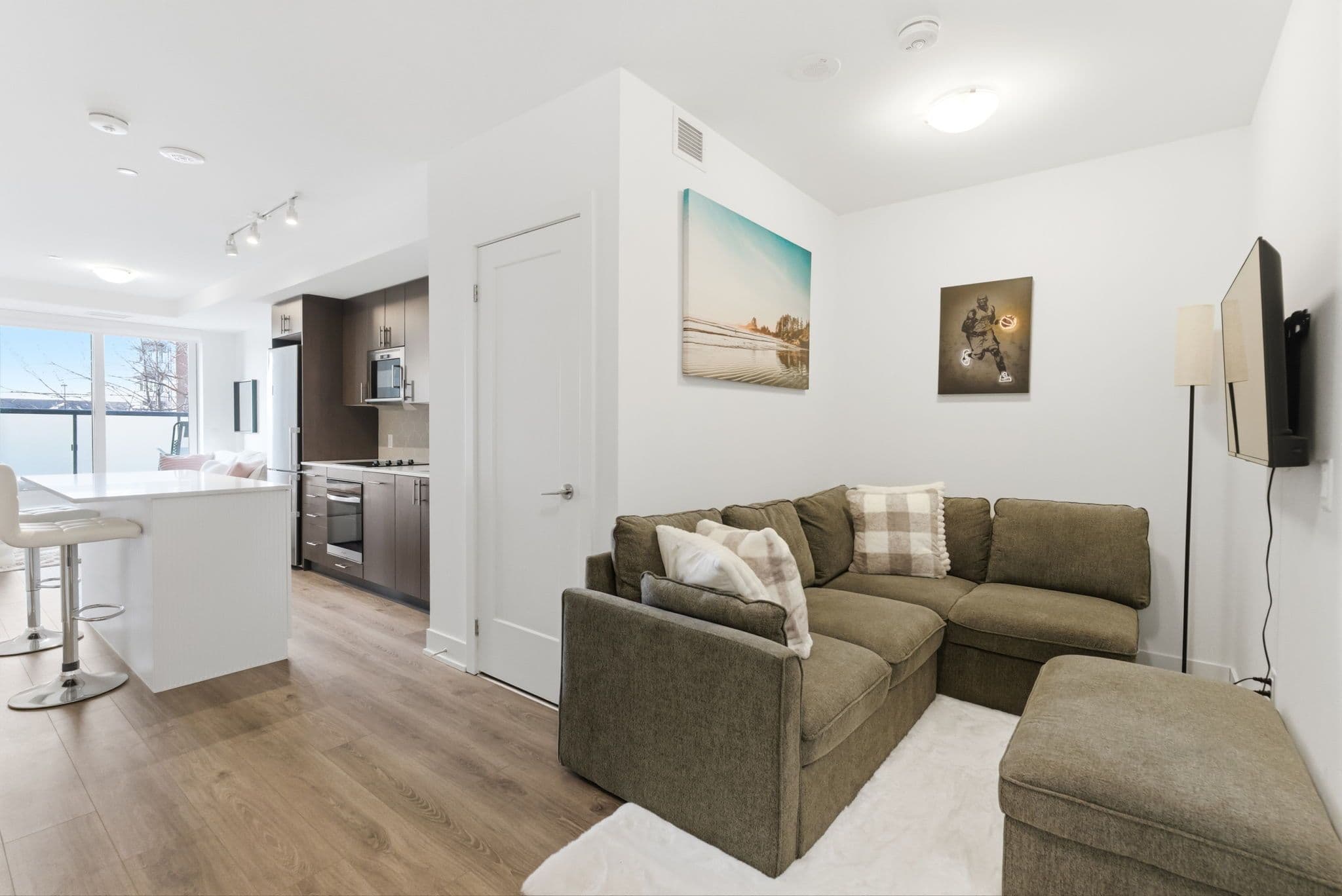 2545 Simcoe Street N 211, Oshawa, ON L1L 0W3