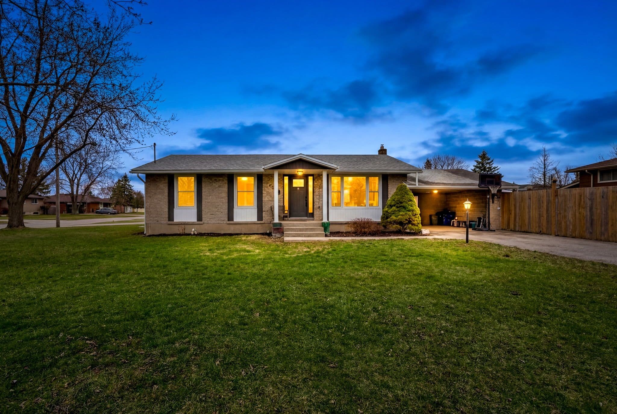 38 ACADIA Crescent, St. Catharines, ON L2P 1H8