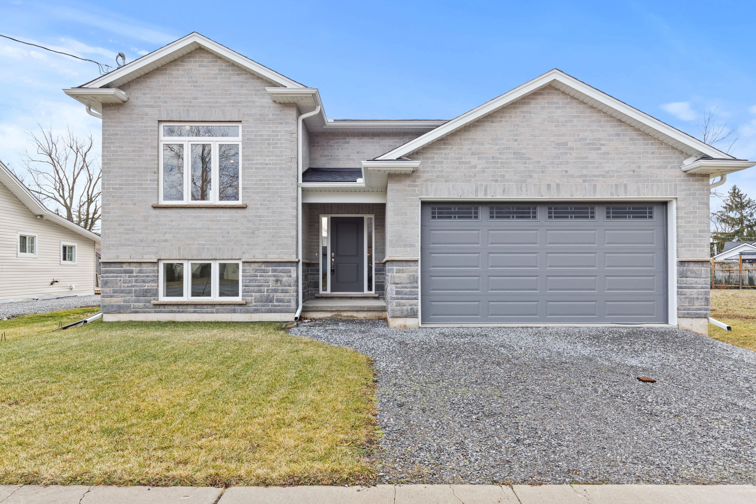 735 Dominion Road, Fort Erie, ON L2A 1G9