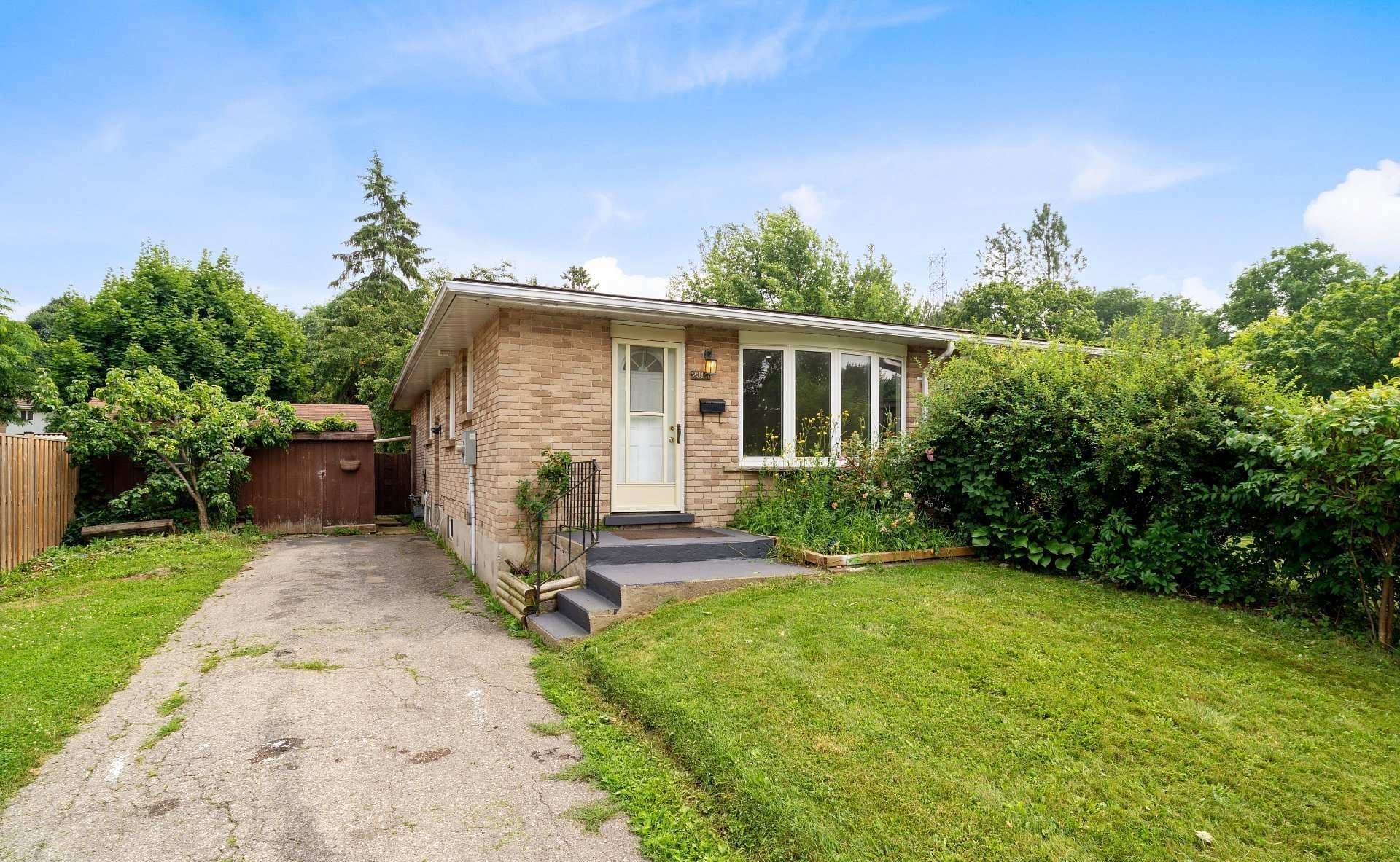 231A Cedarbrae Avenue, Waterloo, ON N2L 4S6