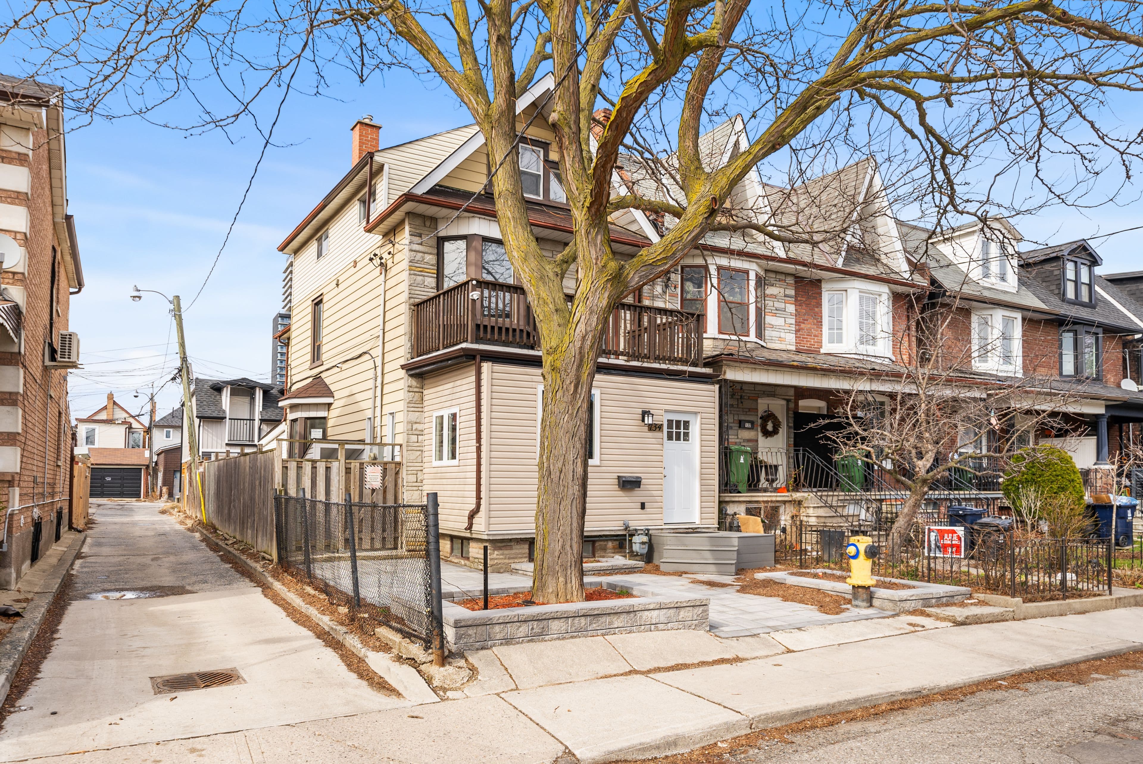 134 Millicent Street, Toronto W02, ON M6H 1W4