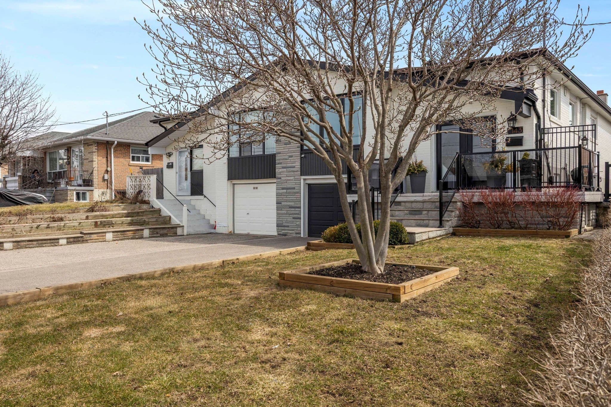 143 Grandravine Drive, Toronto W05, ON M3J 1B3