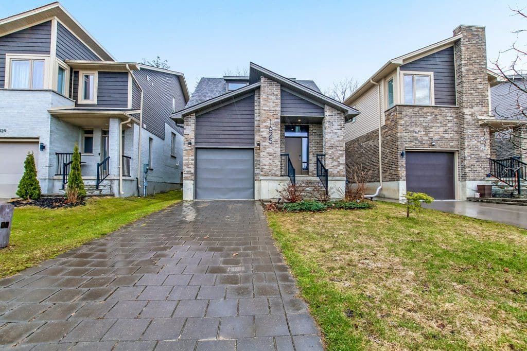 1625 Valhalla Street, London North, ON N6G 0V2