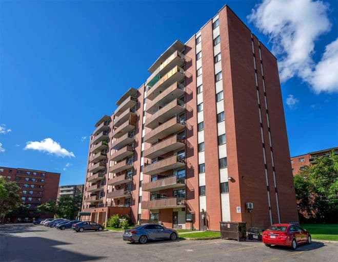 45 Paisley Boulevard W 304, Mississauga, ON L5B 1E4