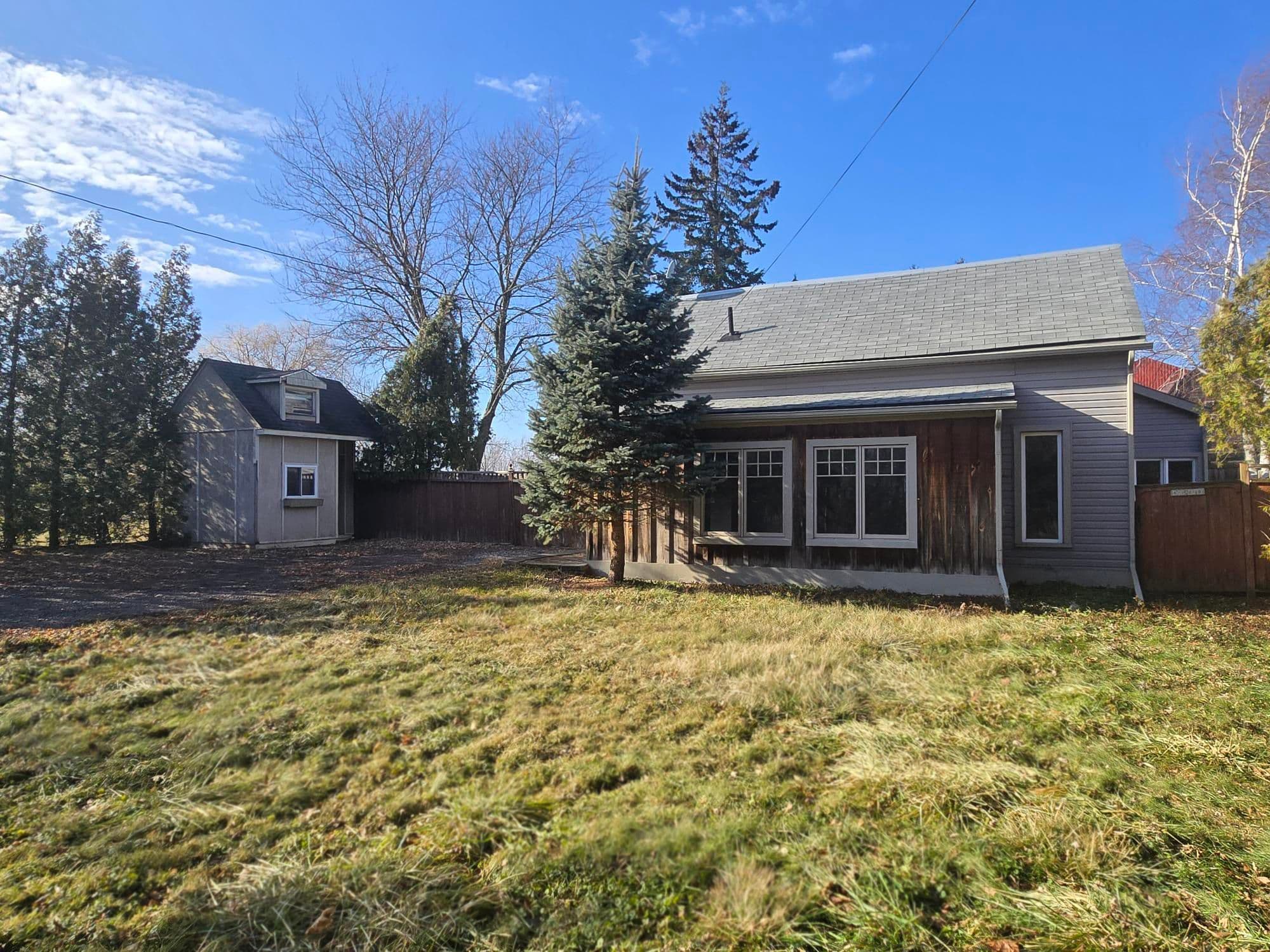 126 Mountain Road, Grimsby, ON L3M 4E7