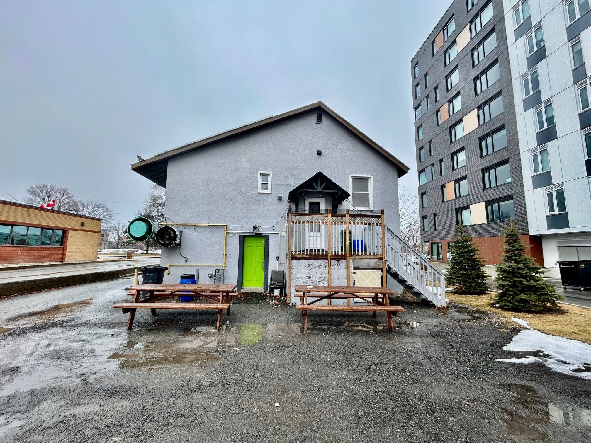 704 Brookfield Road, Billings Bridge - Riverside Park and Area, ON K1V 6J4