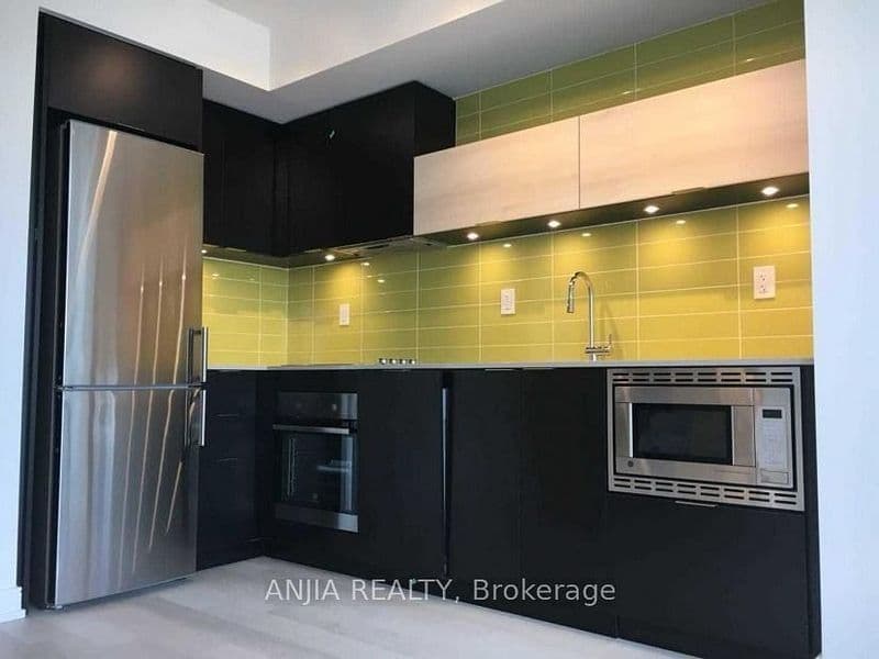 20 Thomas Riley Road 903, Toronto W08, ON M9B 1B3