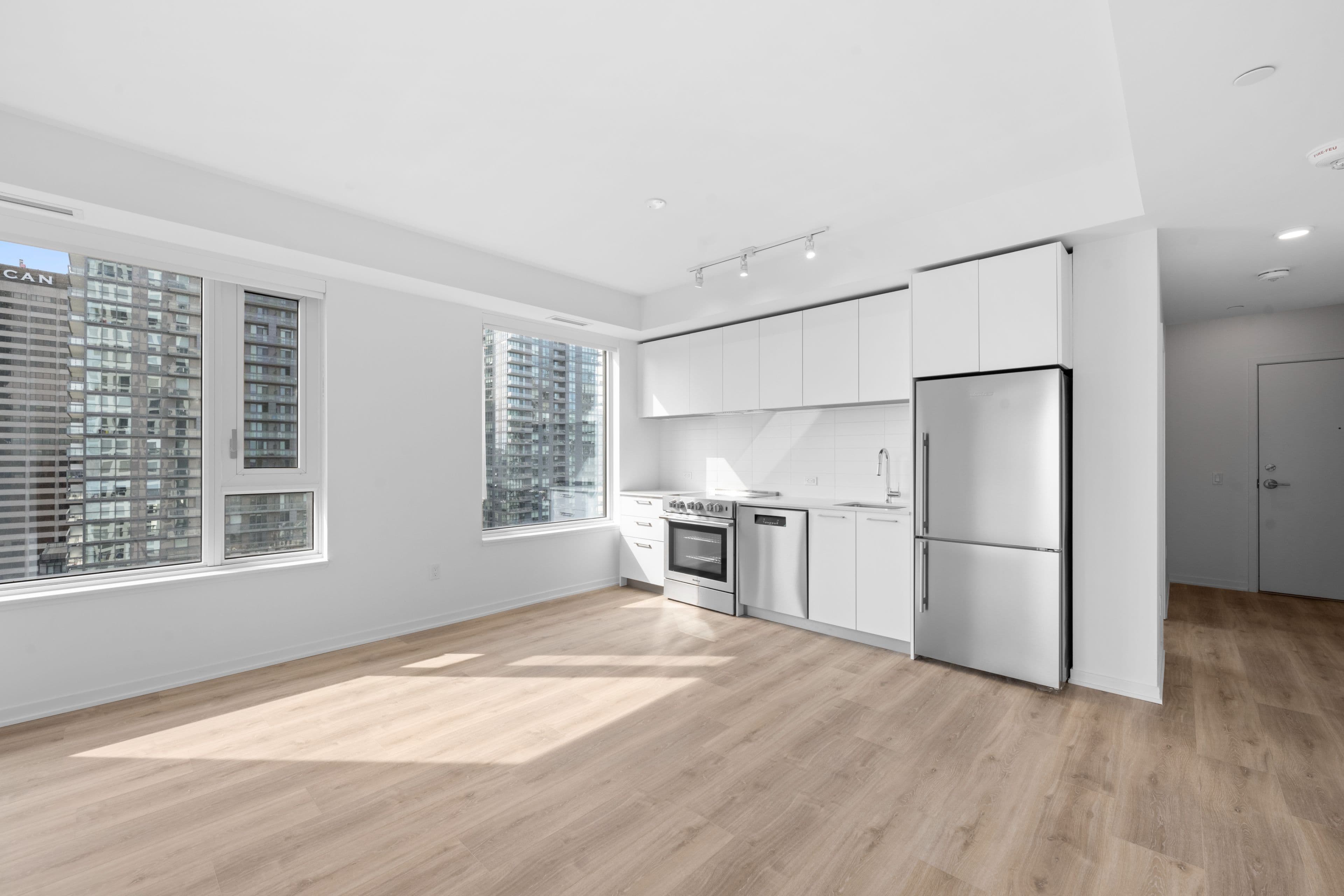 101 Roehampton Avenue 1909, Toronto C10, ON M4P 2W2