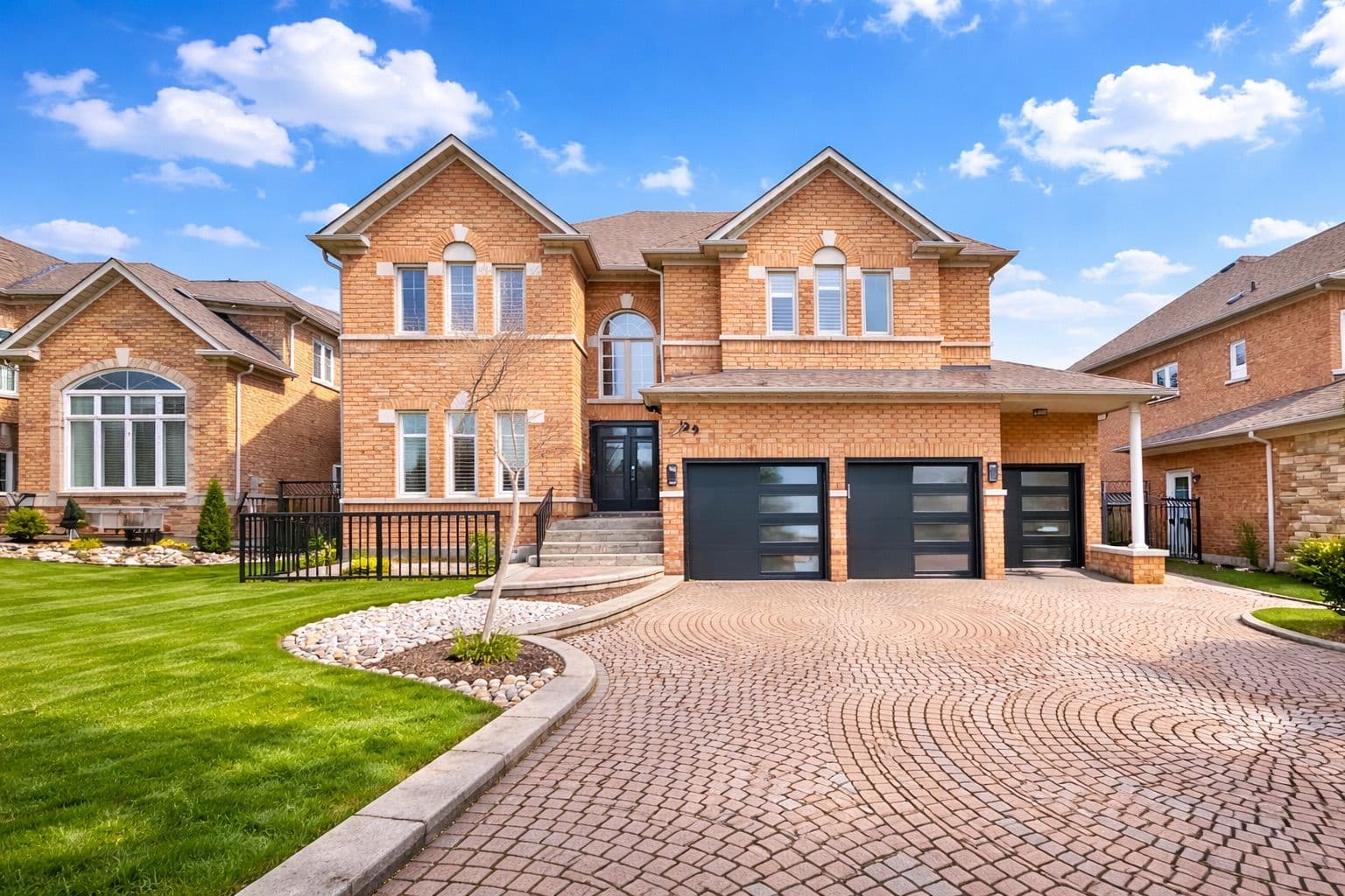129 Golden Tulip Crescent, Markham, ON L6C 1W5