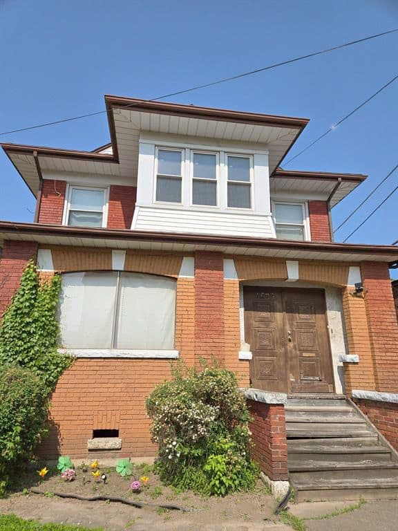 4689 Crysler Avenue, Niagara Falls, ON L2E 3V7