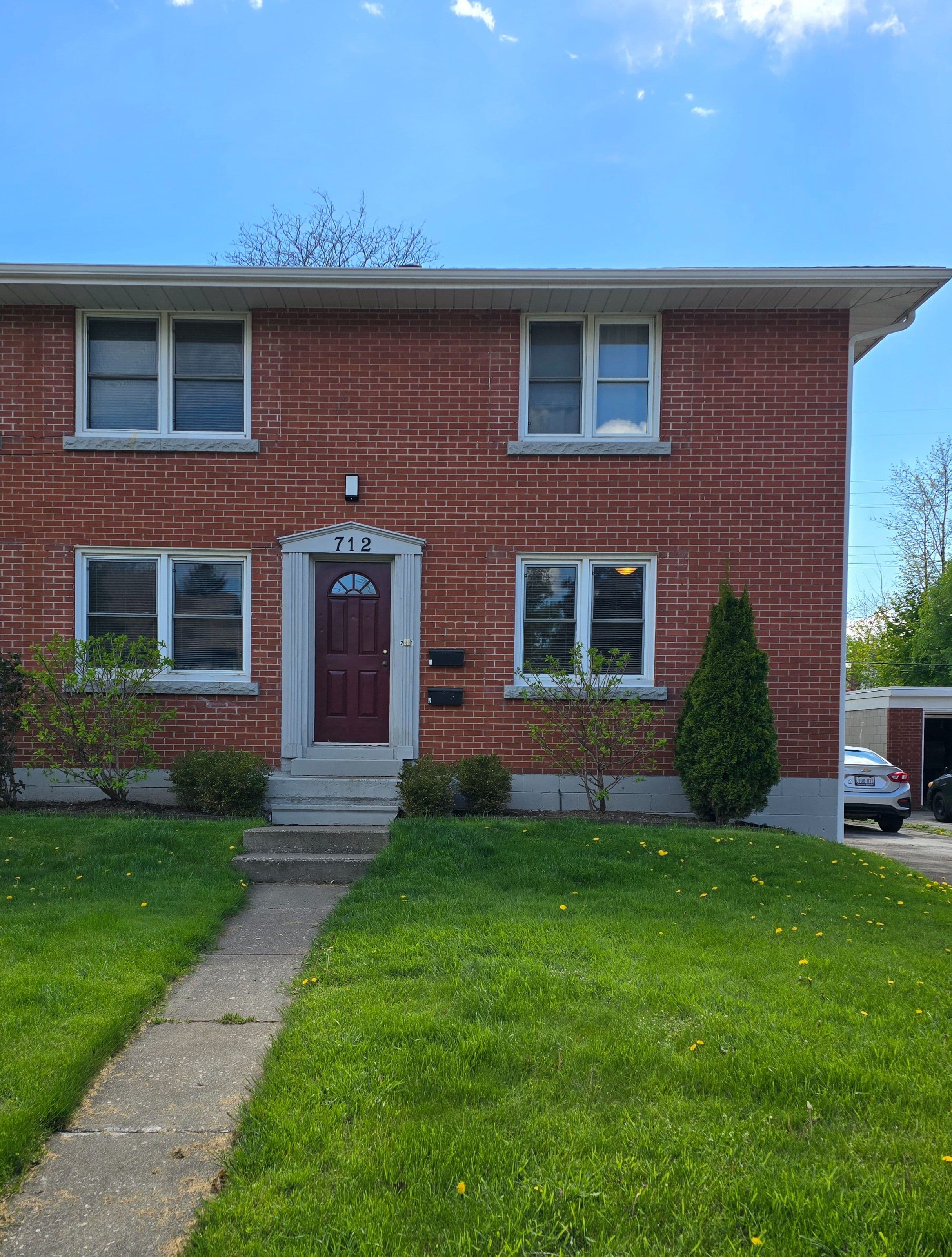 712 Ross Street 1, Burlington, ON L7S 1S2