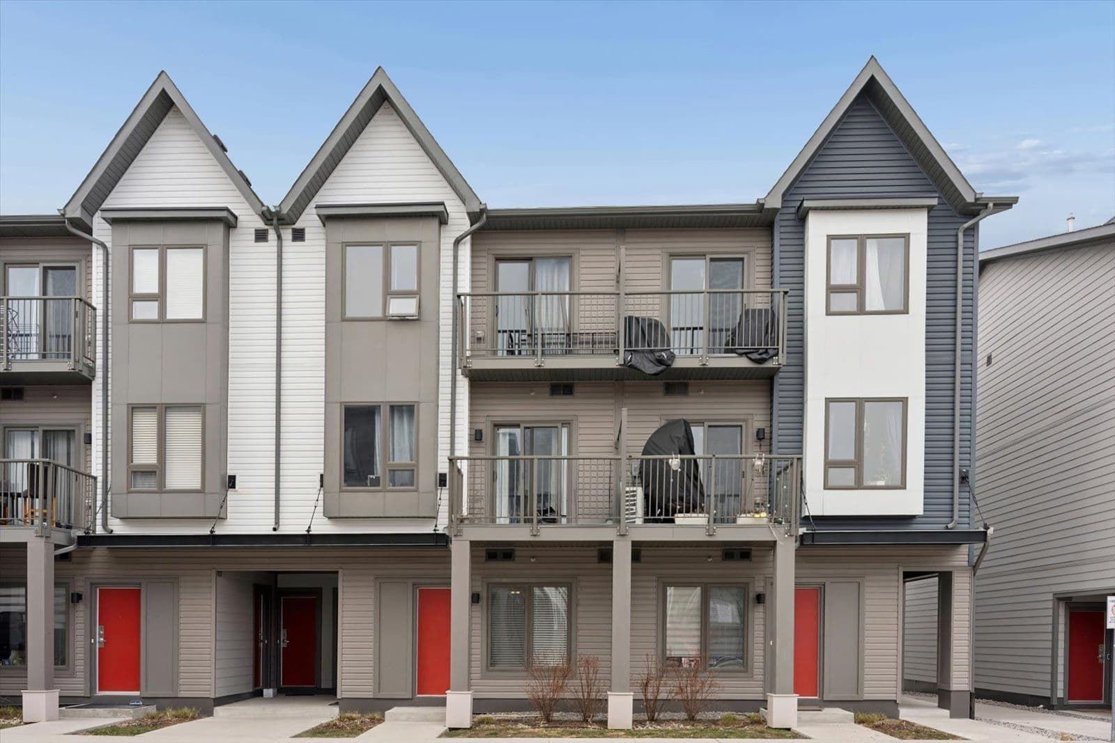 2635 William Jackson Drive 1013, Pickering, ON L1X 0L5