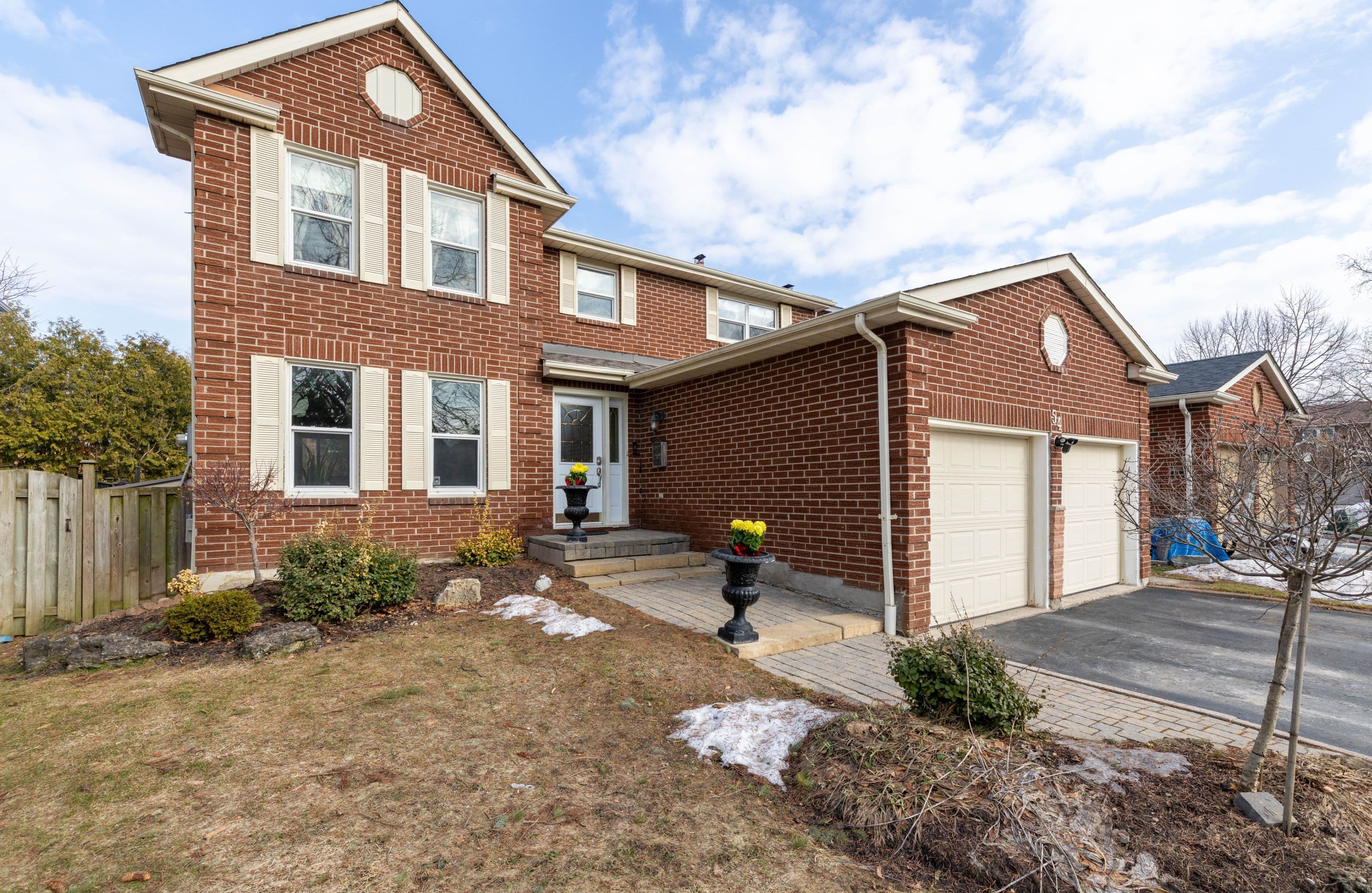 54 Meyer Circle, Markham, ON L3P 4C4