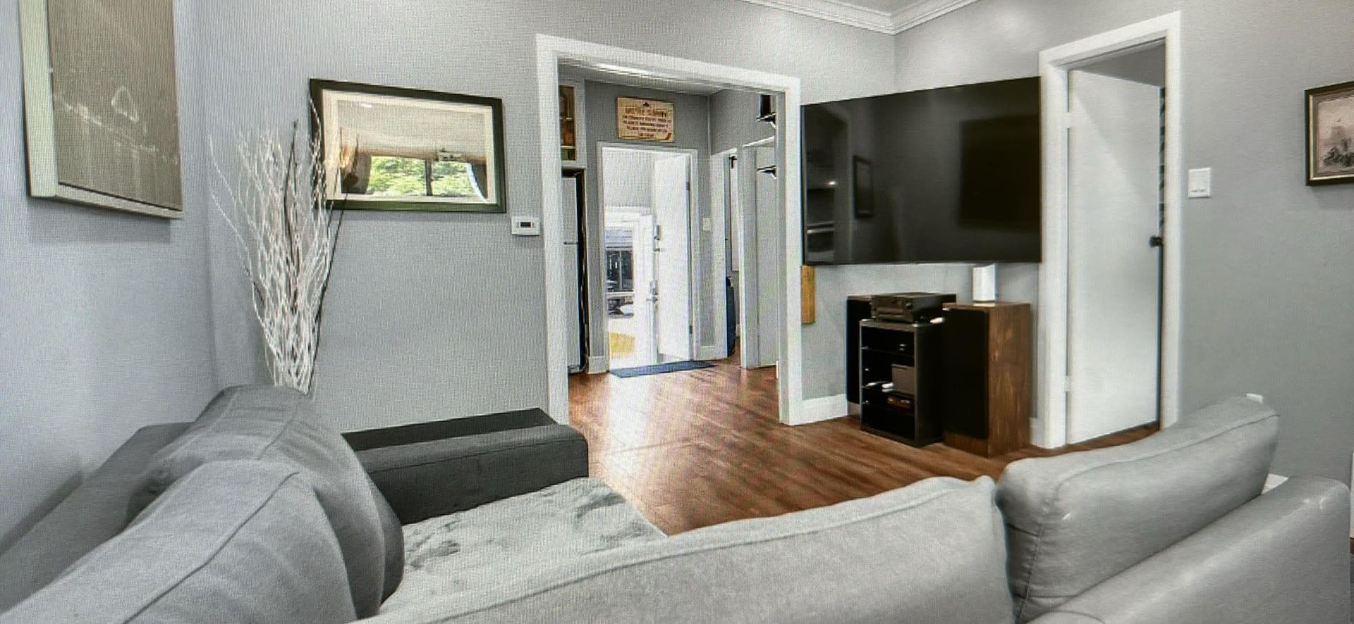 60 Phillip Avenue, Toronto E06, ON M1N 3R2