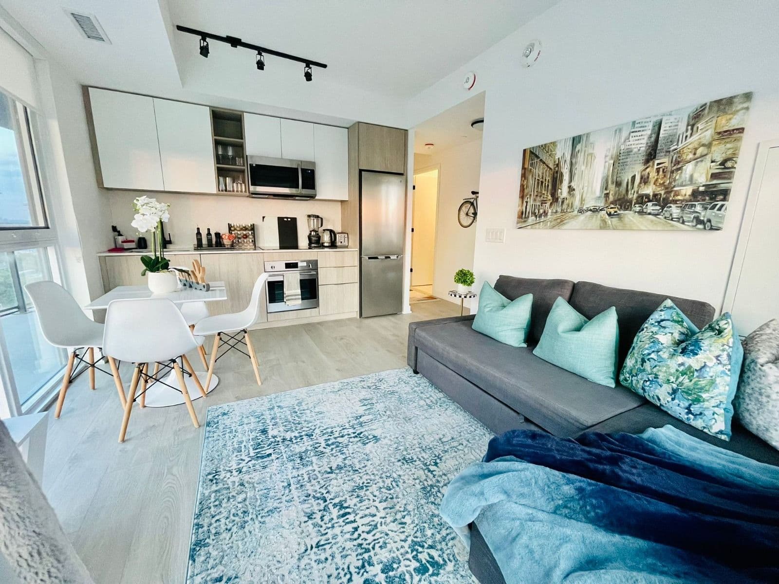 36 Zorra Street 1903, Toronto W08, ON M8Z 0G5