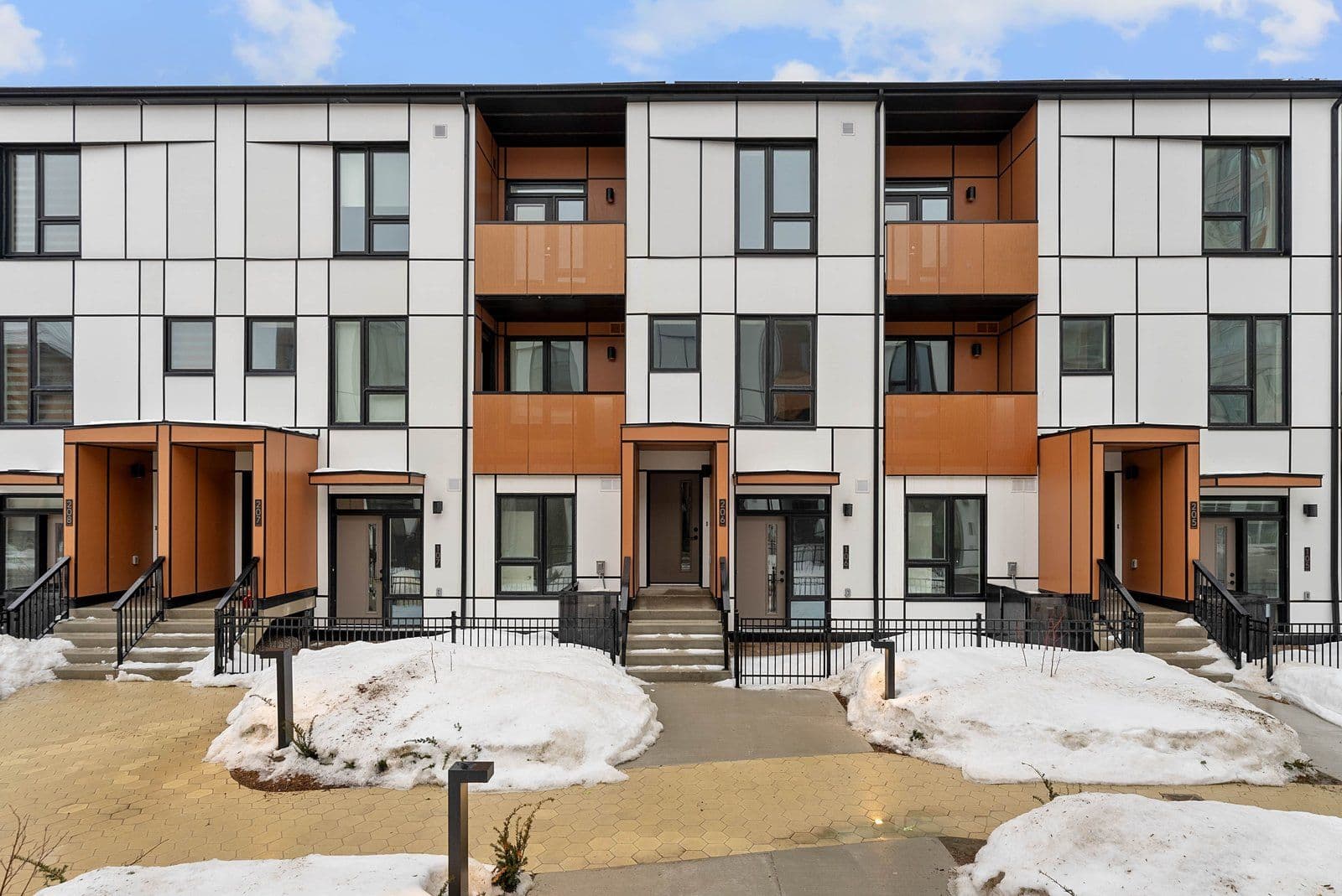 30 All Nations Drive TH206, Brampton, ON L7A 5M5