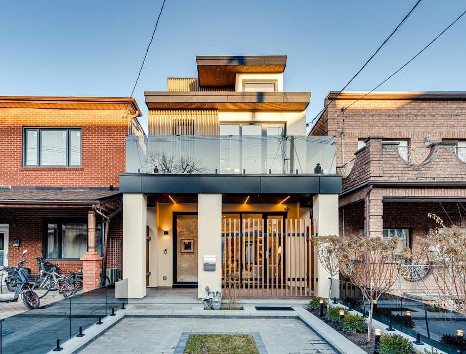 179 Palmerston Avenue, Toronto C01, ON M6J 2J3