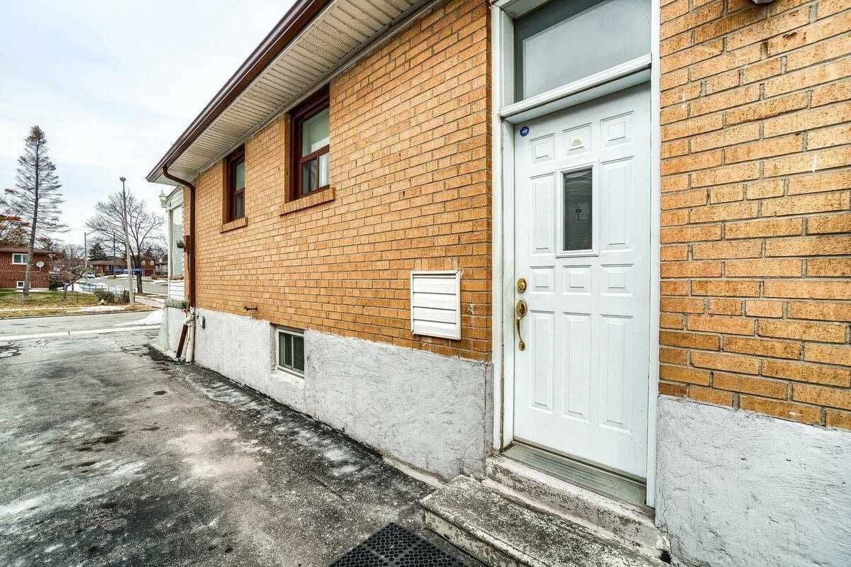 113 Dellbrook Crescent Basement, Toronto W05, ON M9L 1E3