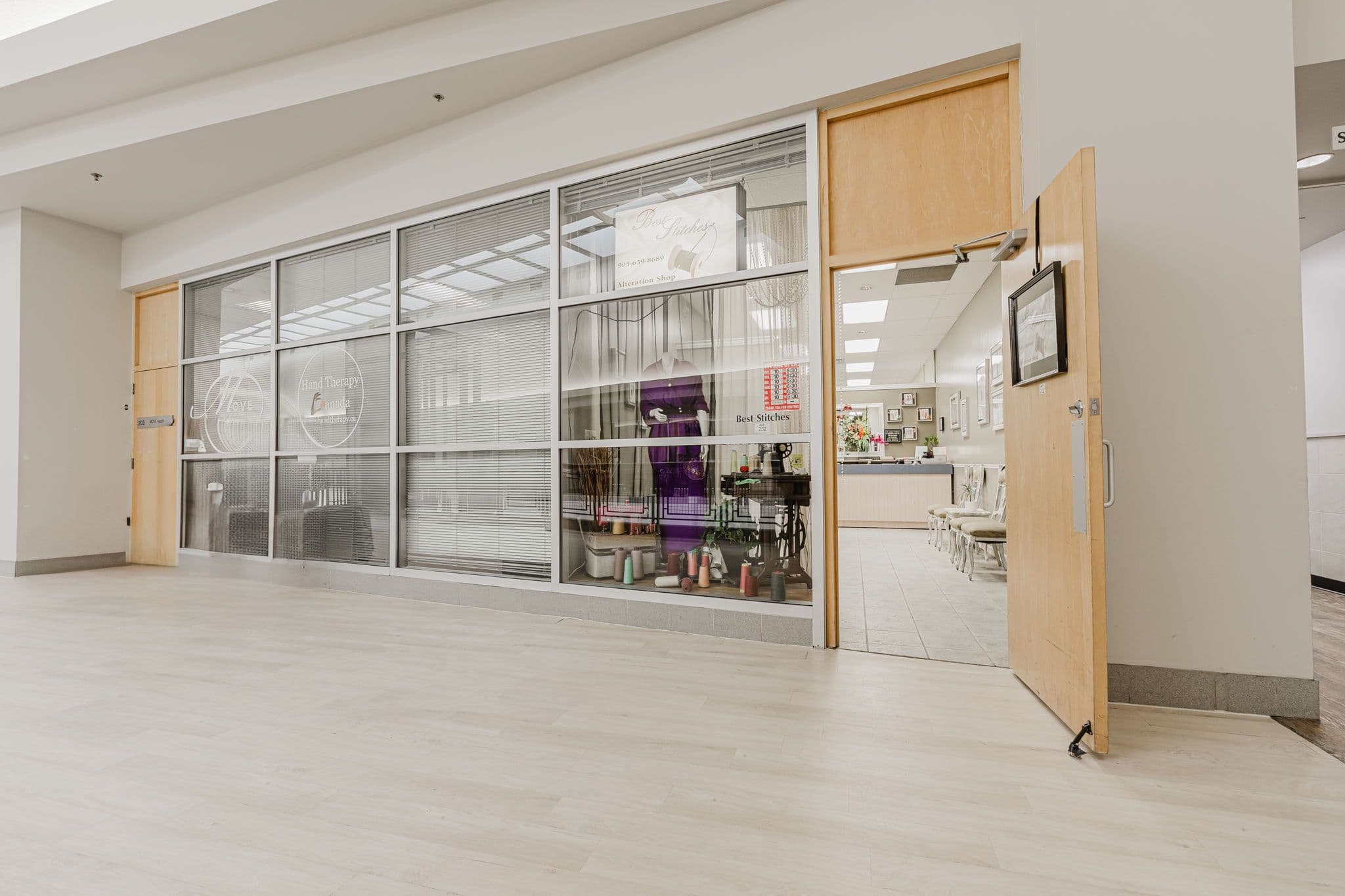 777 Guelph Line, Burlington, ON L7R 3N2