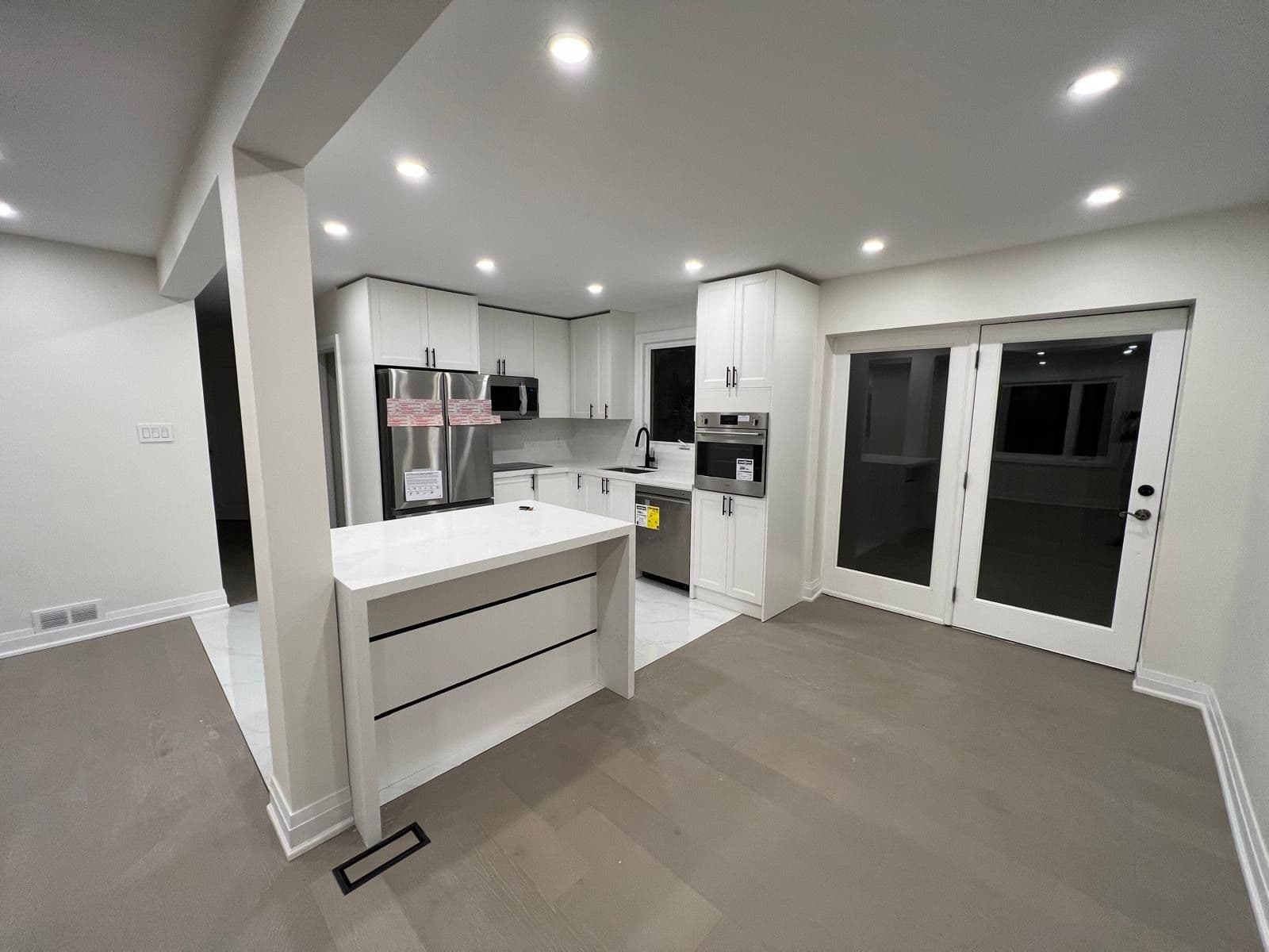 389 Horsham Avenue (Main Floor) A, Toronto C07, ON M2R 1H1