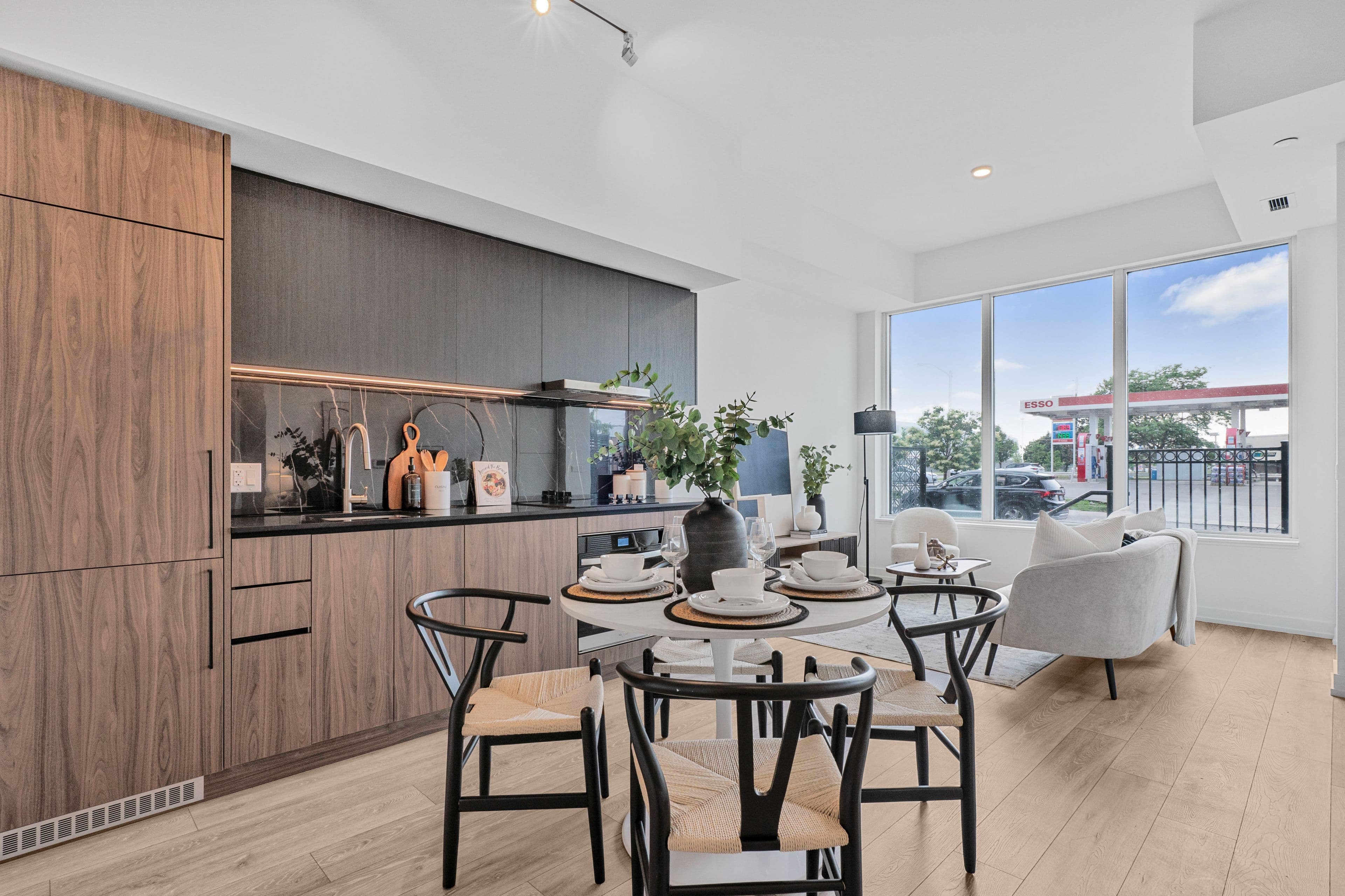 1100 Sheppard Avenue W 121, Toronto W05, ON M3K 0E4