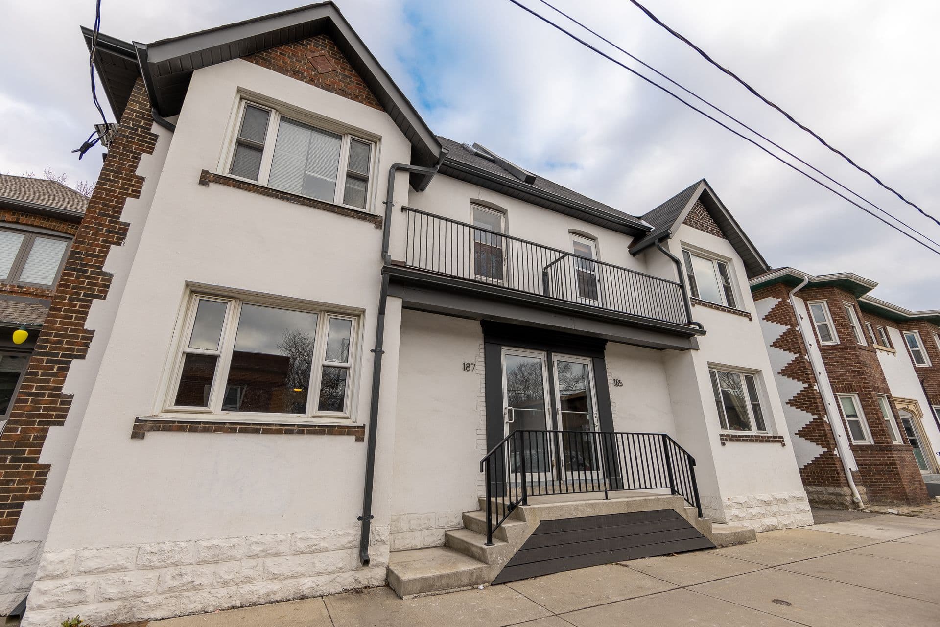 187 Jane Street 1, Toronto W02, ON M6S 3Y8