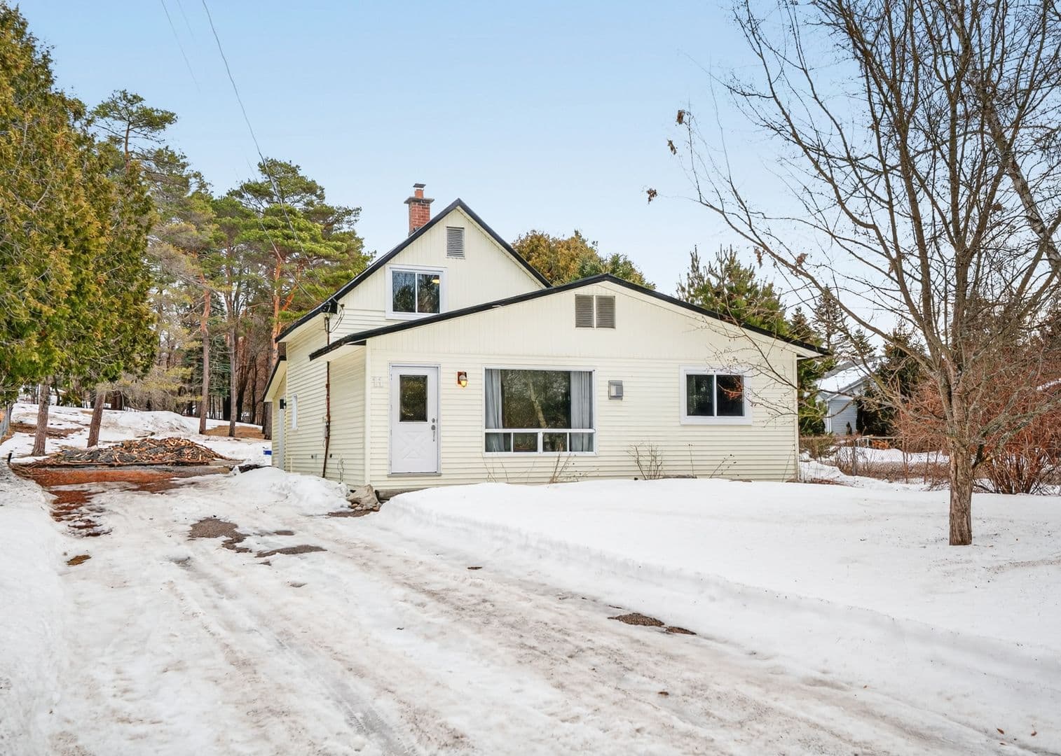 11 Silver Street, Huntsville, ON P1H 1M2