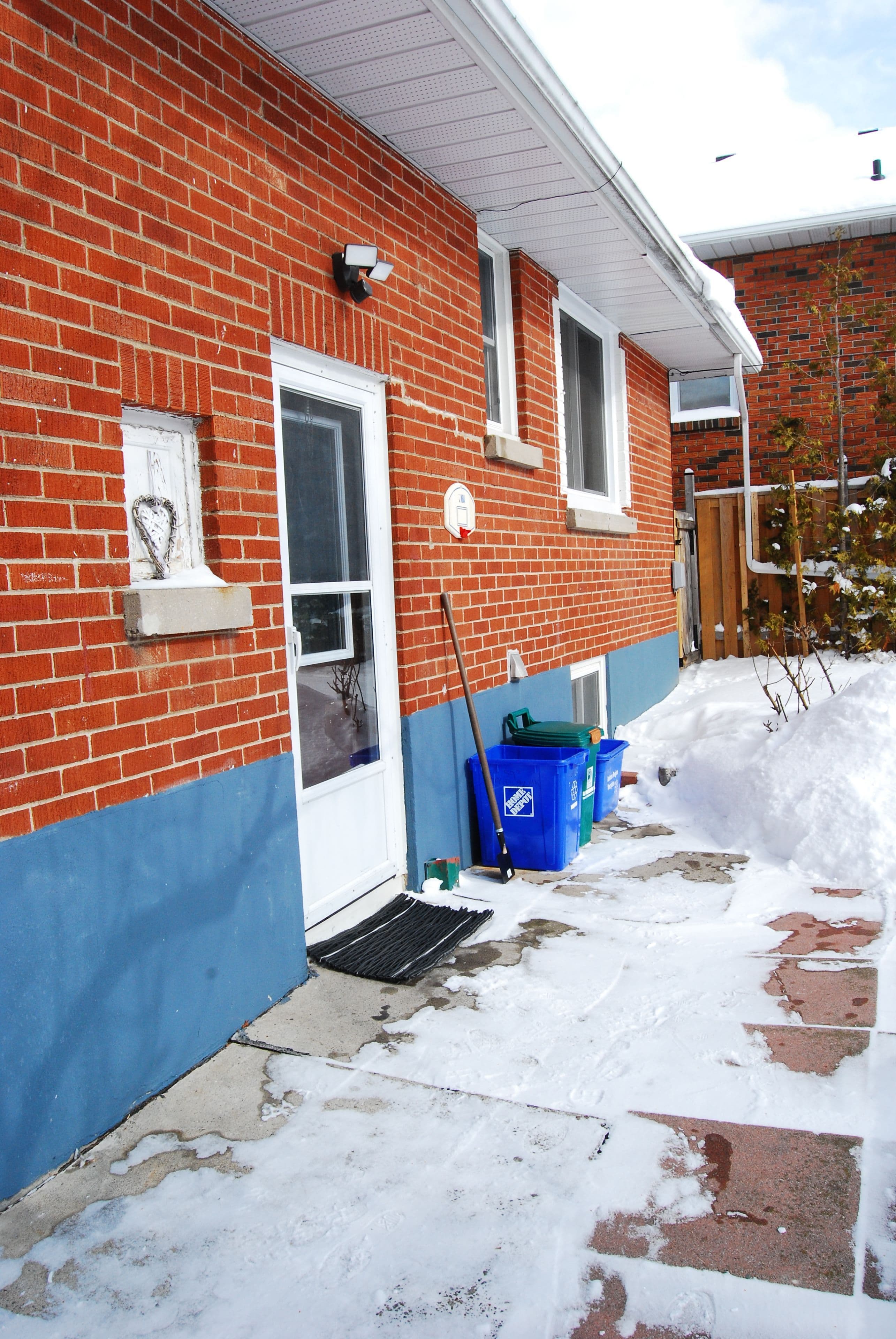 593 Ridgeway Avenue Bsmt, Oshawa, ON L1J 2W3