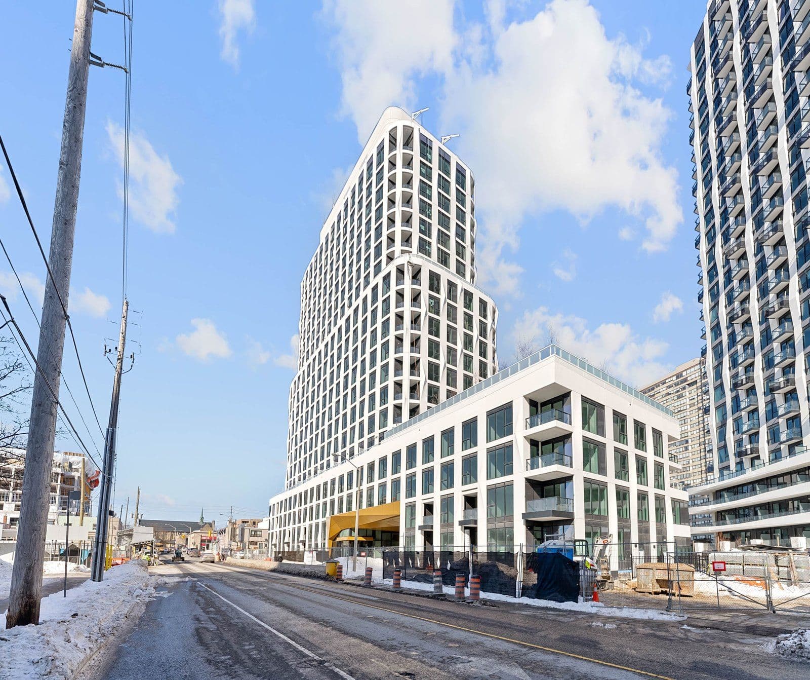 25 Cordova Avenue 415, Toronto W08, ON M9A 0E5