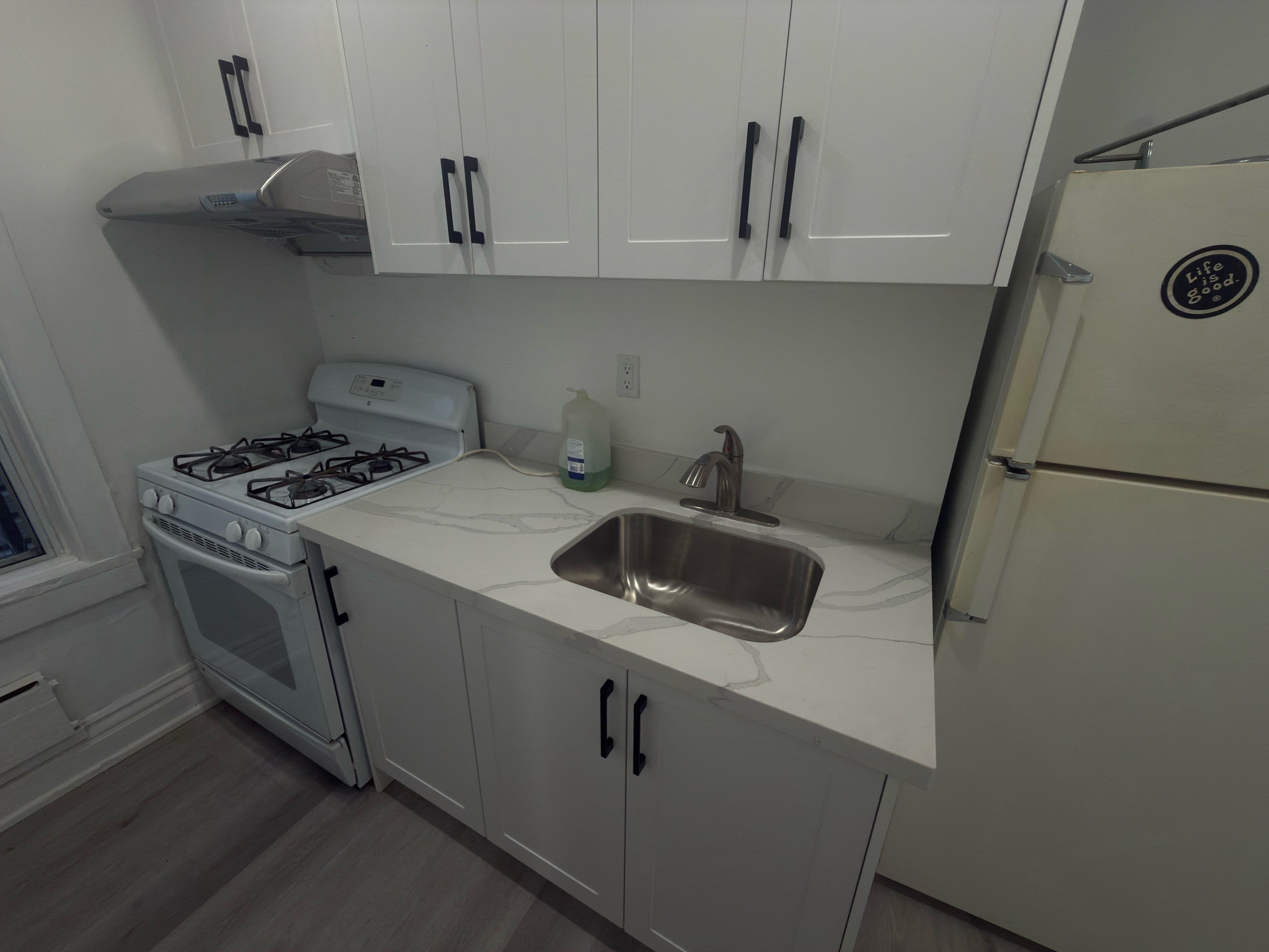 737 Broadview Avenue 201, Toronto E01, ON M4K 2P6