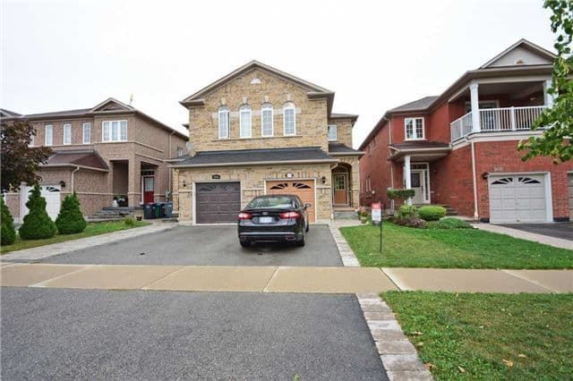 3488 Fountain Park Avenue, Mississauga, ON L5M 7E5