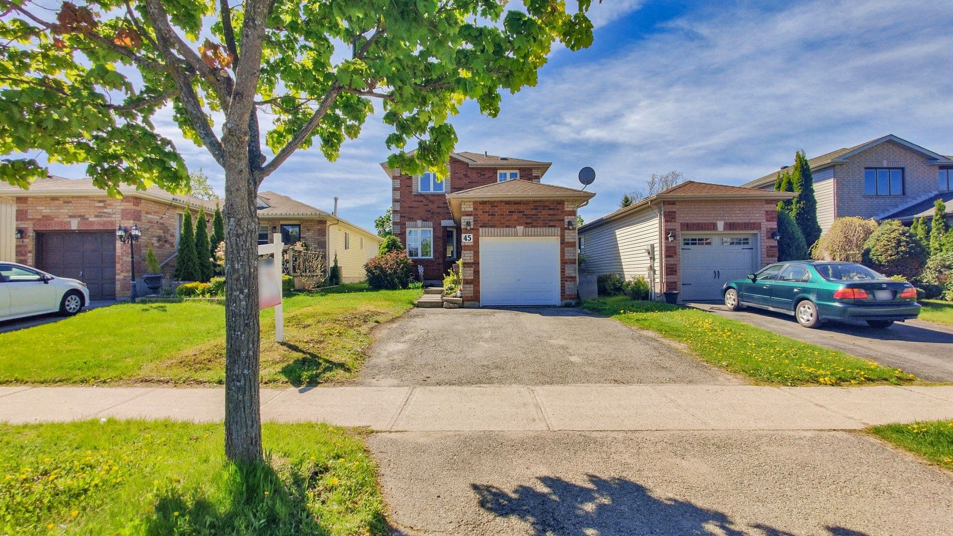 45 Athabaska Road, Barrie, ON L4N 8E8