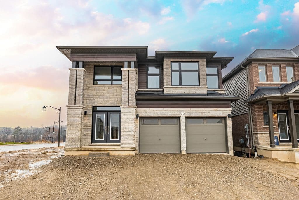 238 Long Boat Run W, Brantford, ON N3T 0X1