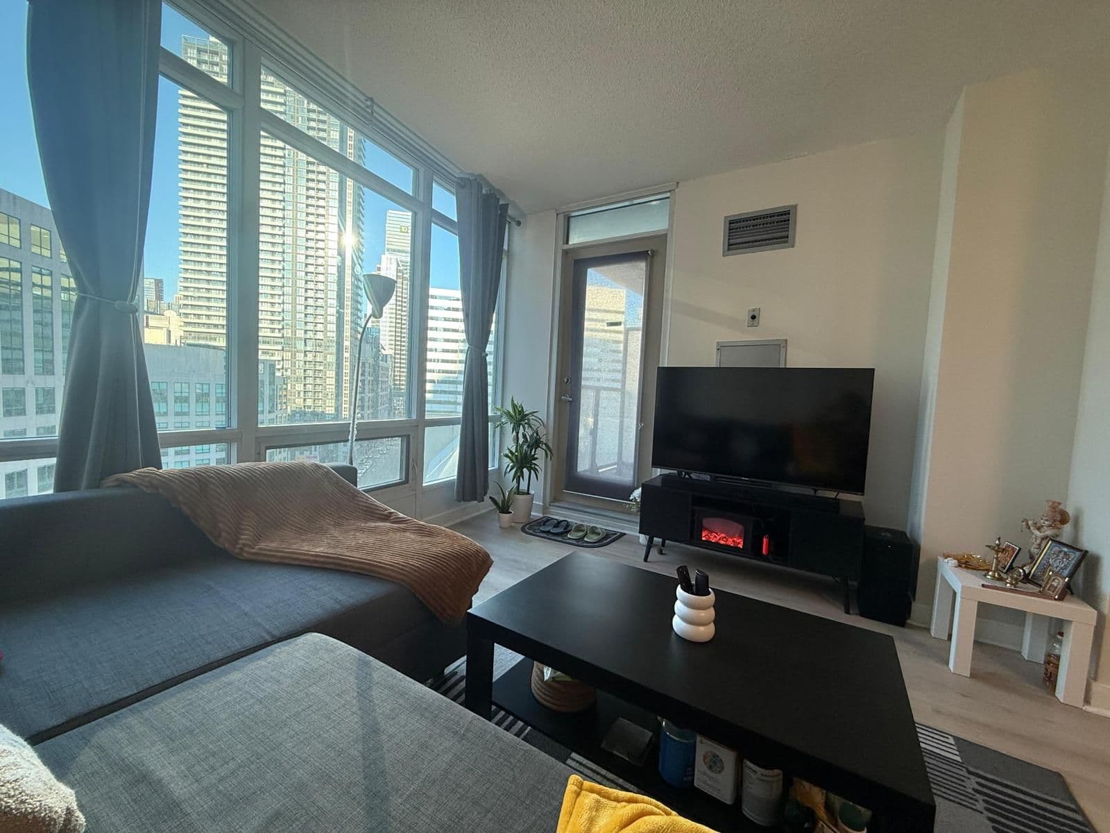 361 Front Street W 1512, Toronto C01, ON M5V 3R5